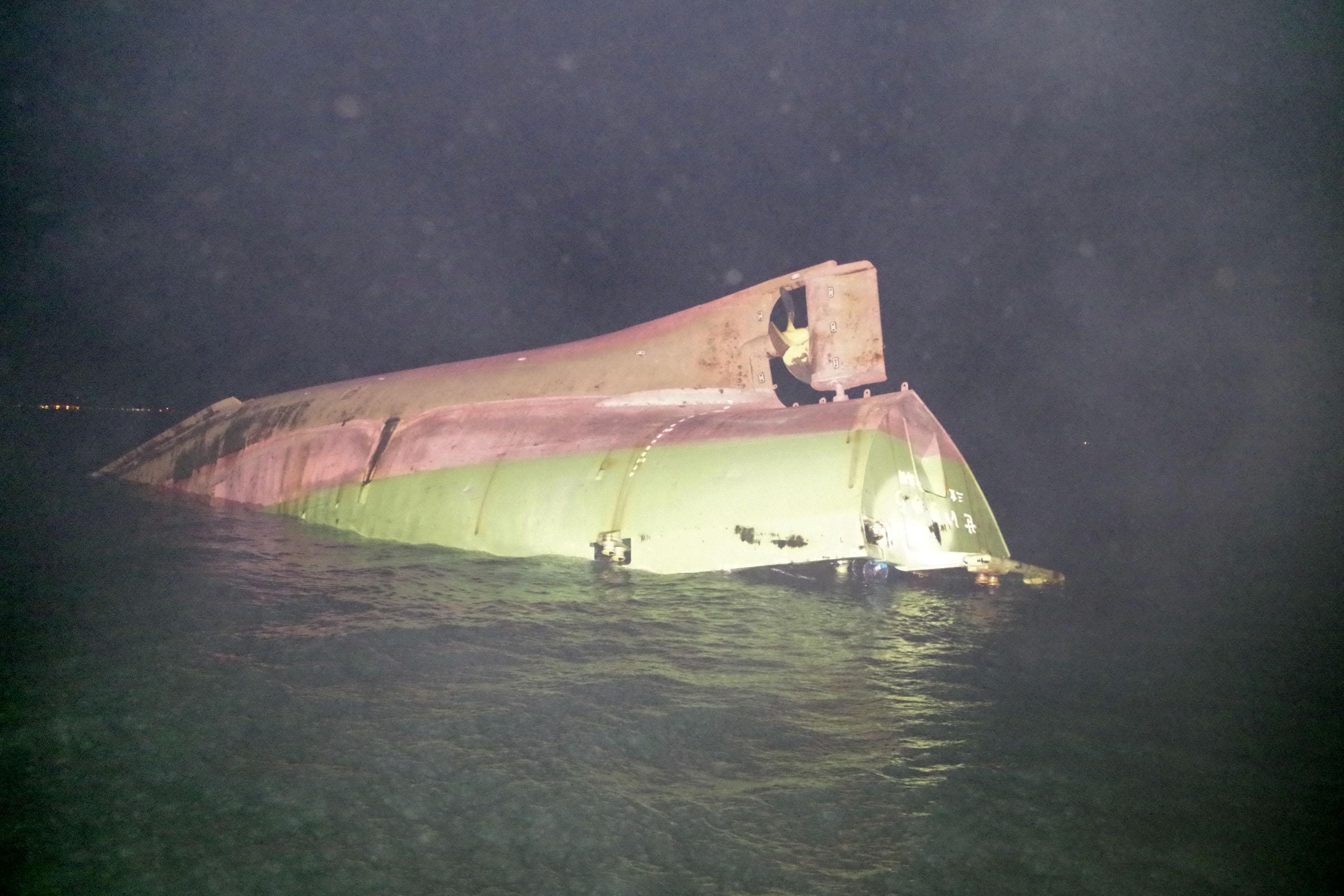 沈没船油除去中のダイバー死亡 愛媛沖、大阪のサルベージ会社が