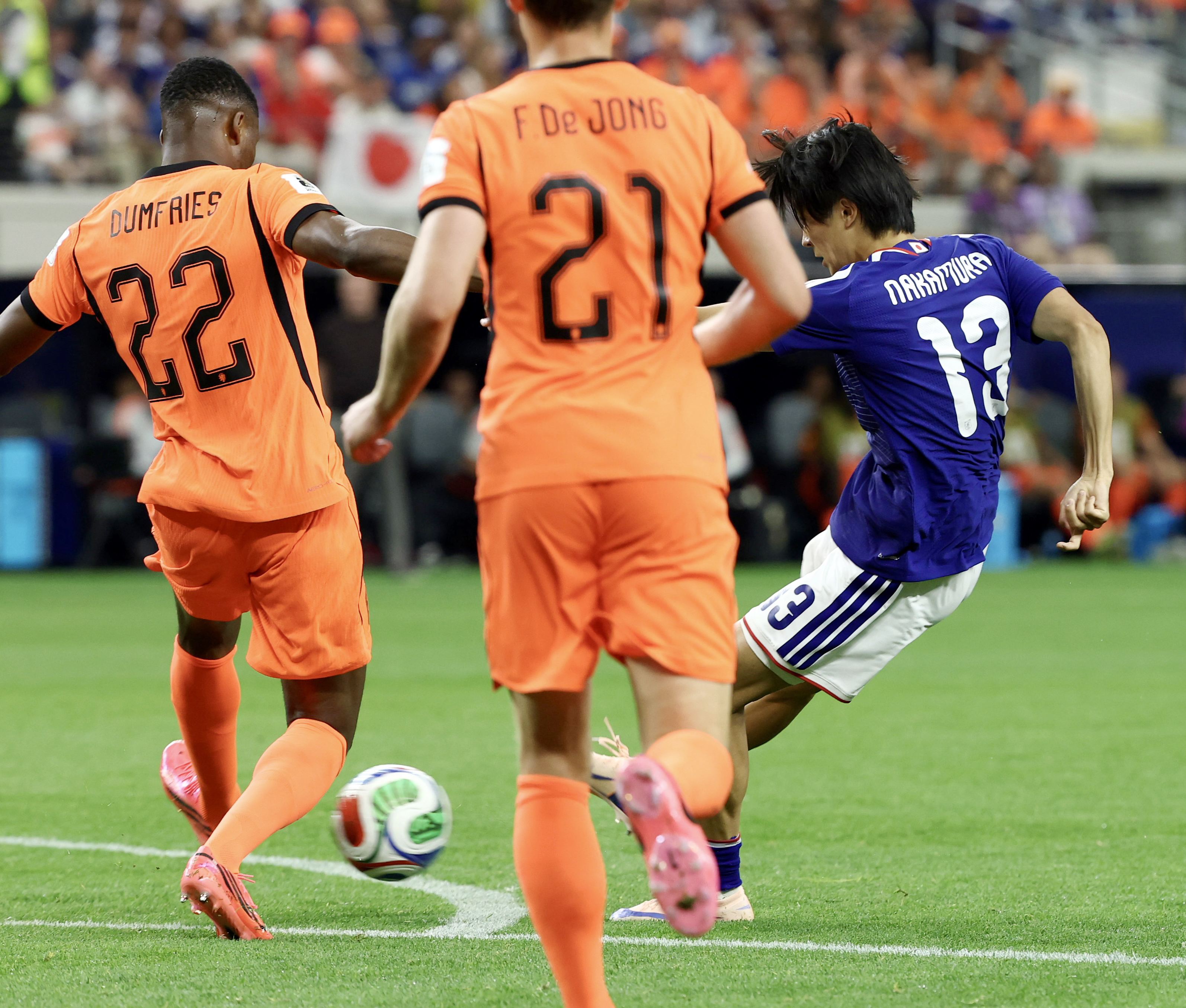 中村敬斗「狙い通り」のW杯デビュー戦初得点 久保建英とコンビで勝ち点