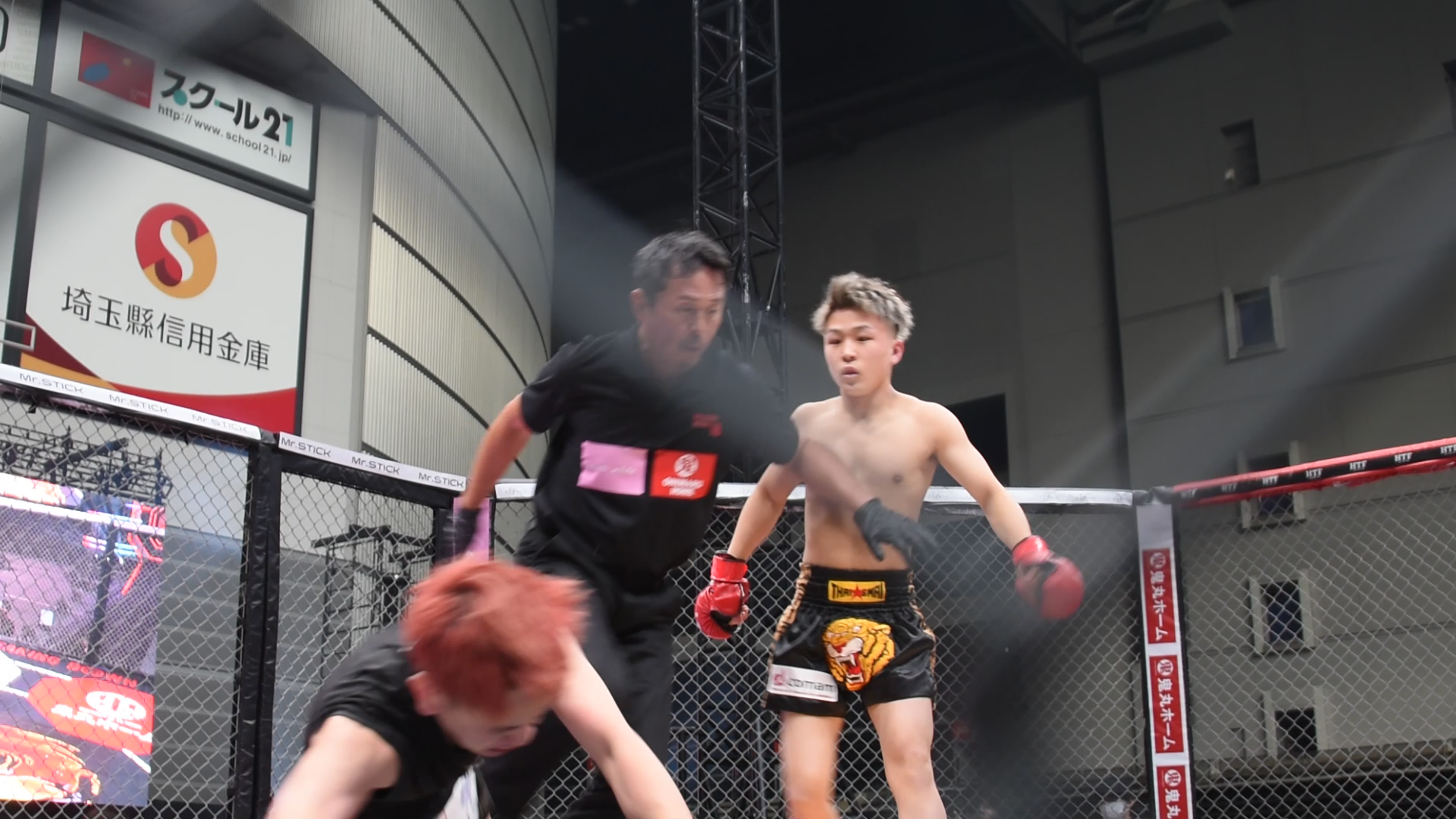 ブレイキングダウン10】レオがせーやに判定勝ち 終盤右ストレートで