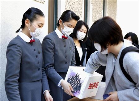 宝塚音楽学校で卒業式 ３９人が巣立ち 舞台の道へ サンスポ