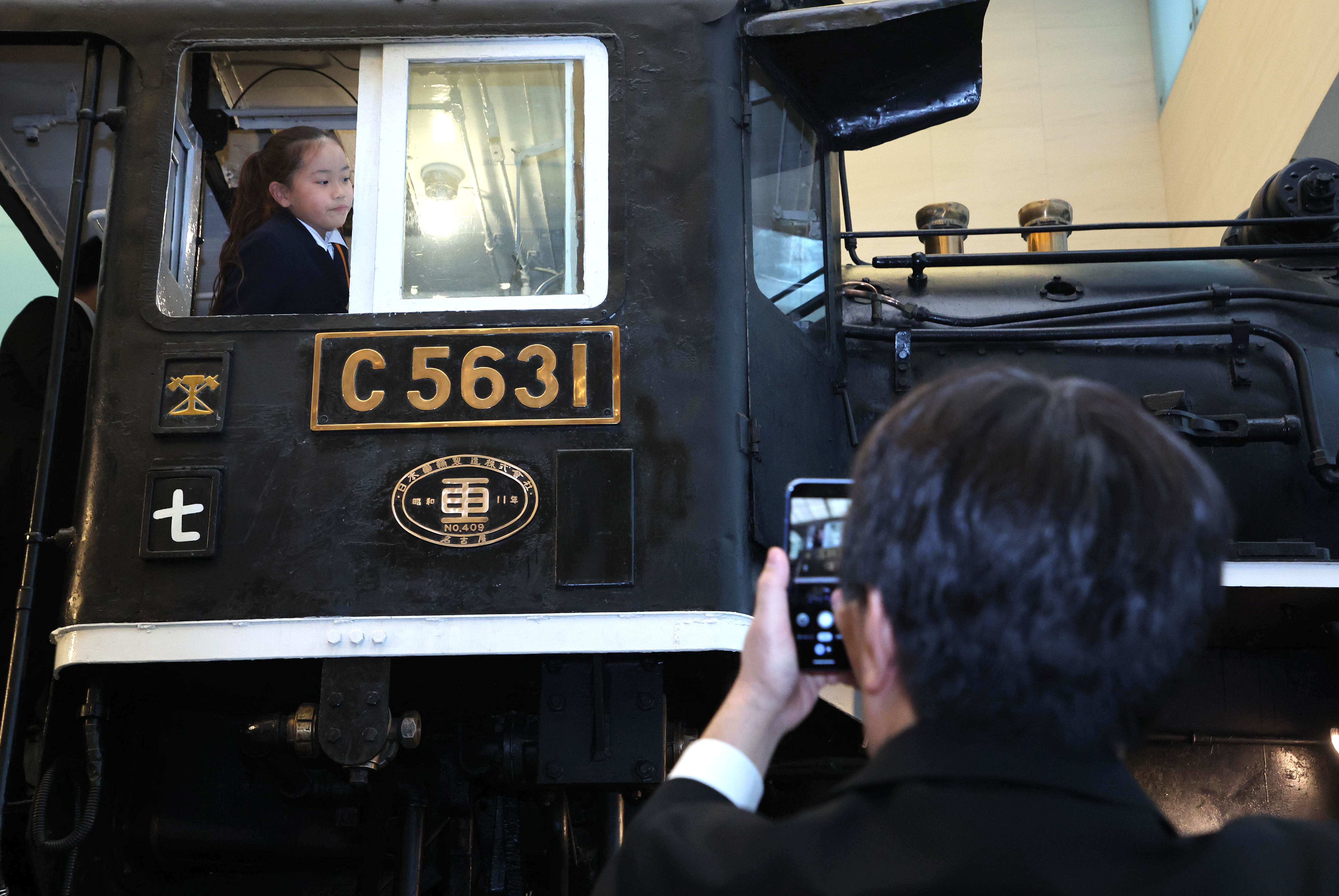 動画】戦後80年、タイとミャンマー結ぶ「泰緬鉄道」を走ったSLが追悼の