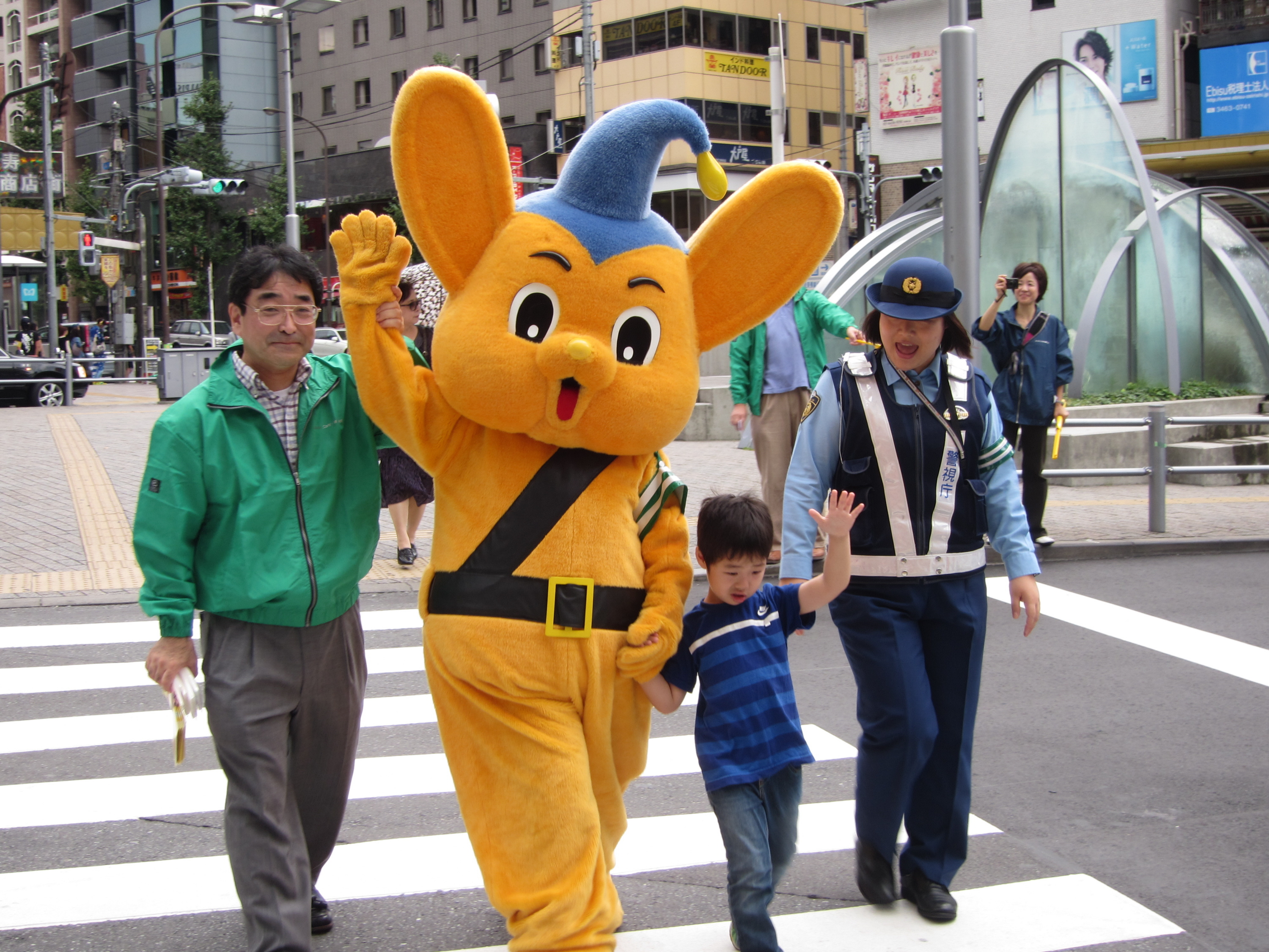 マスコットキャラクター「ピーポくん」誕生 警視庁150年80／150 - 産経ニュース