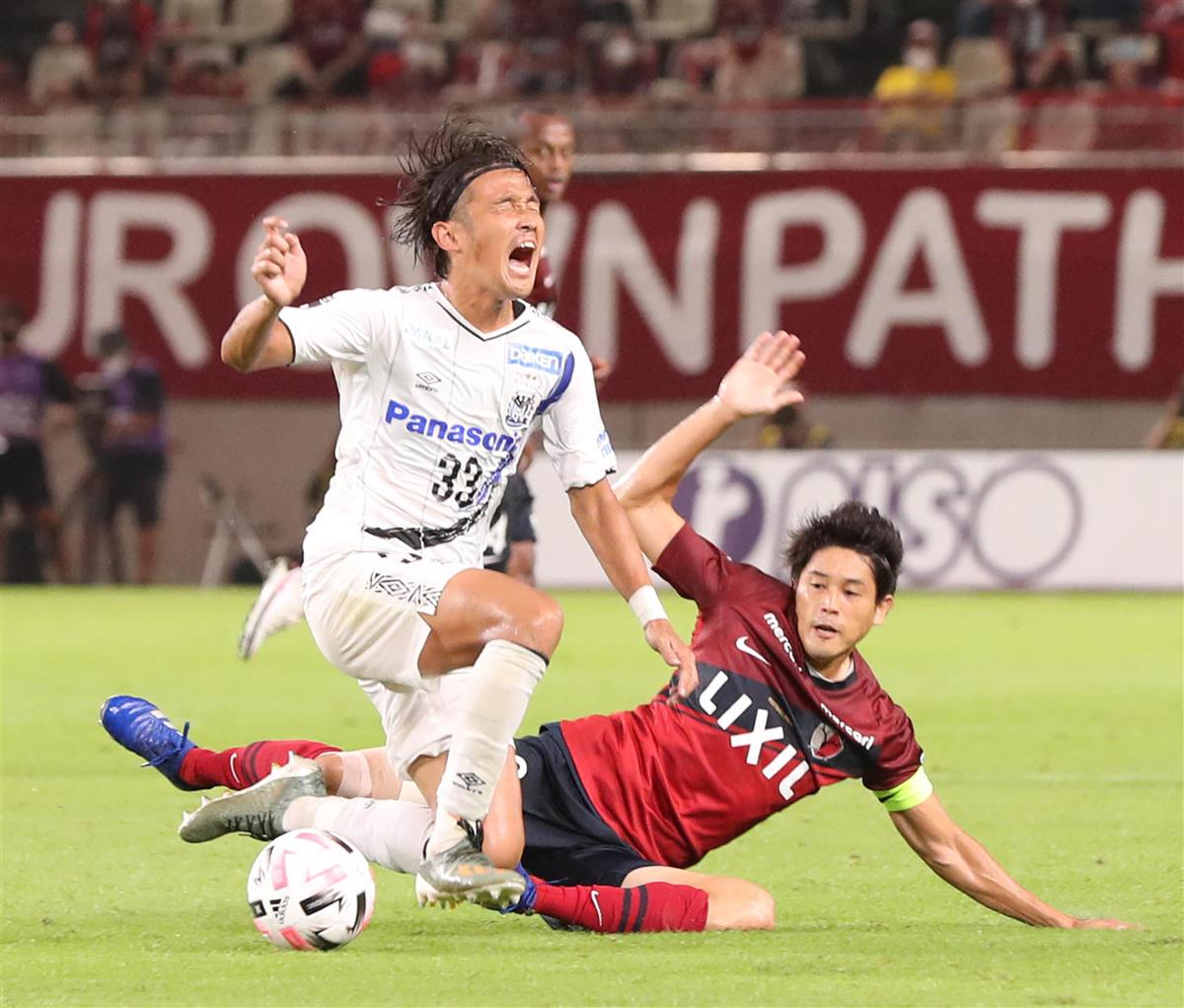 サッカー通信 電撃引退の内田篤人は永遠のサッカー小僧 これからはみなさんと同じサッカーファン 1 2ページ 産経ニュース