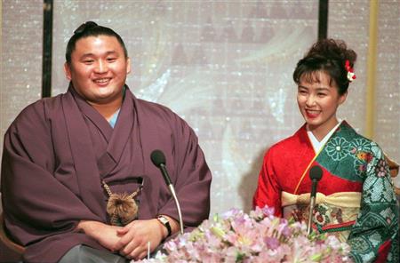 元貴乃花親方 景子さんと離婚 結婚２３年 お互いの夫婦関係を卒業する 1 3ページ サンスポ