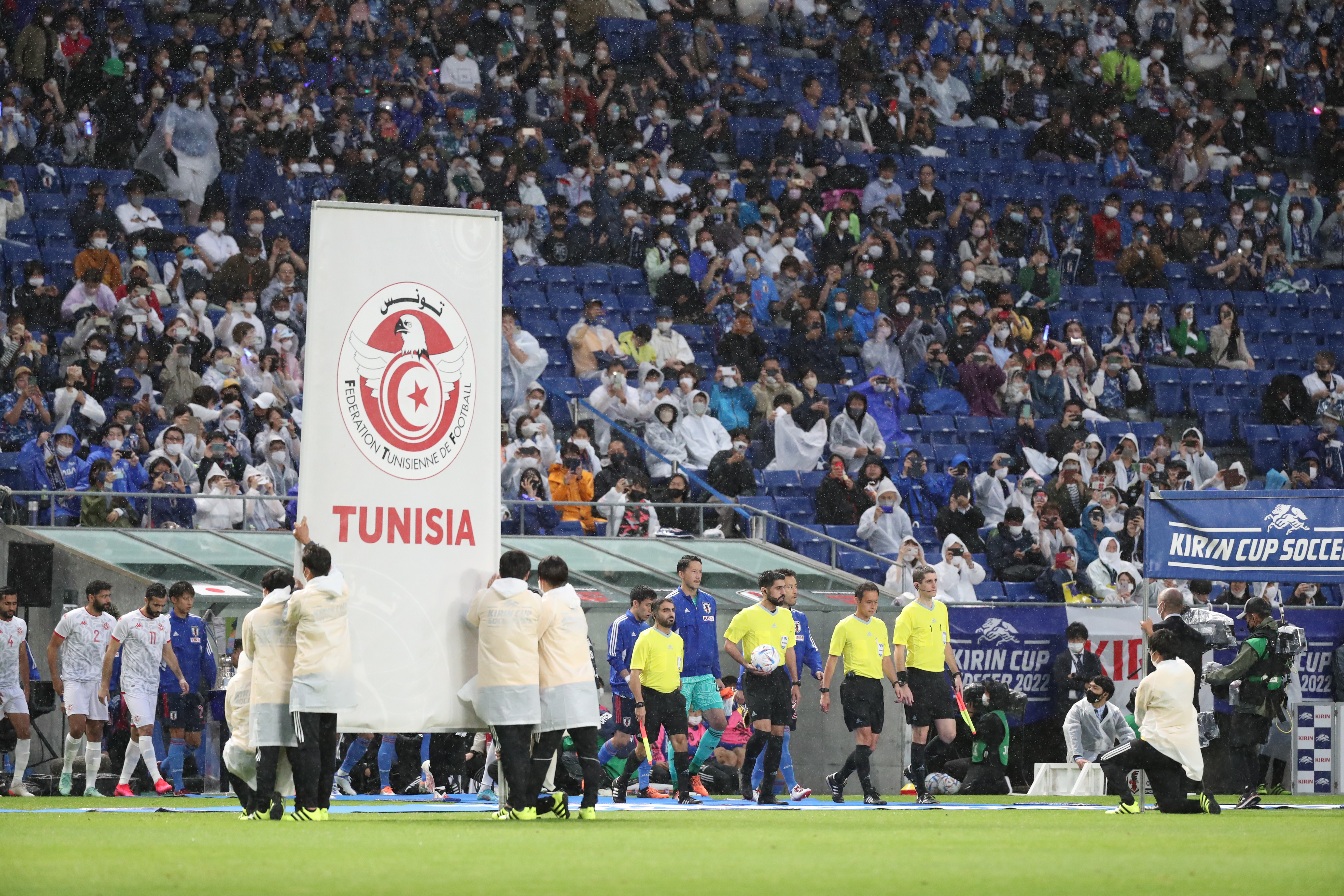 試合結果 サッカー日本代表 チュニジアに０ ３の惨敗 ｐｋ 守備のミスで２失点 ロスタイムにはダメ押しも許す サンスポ
