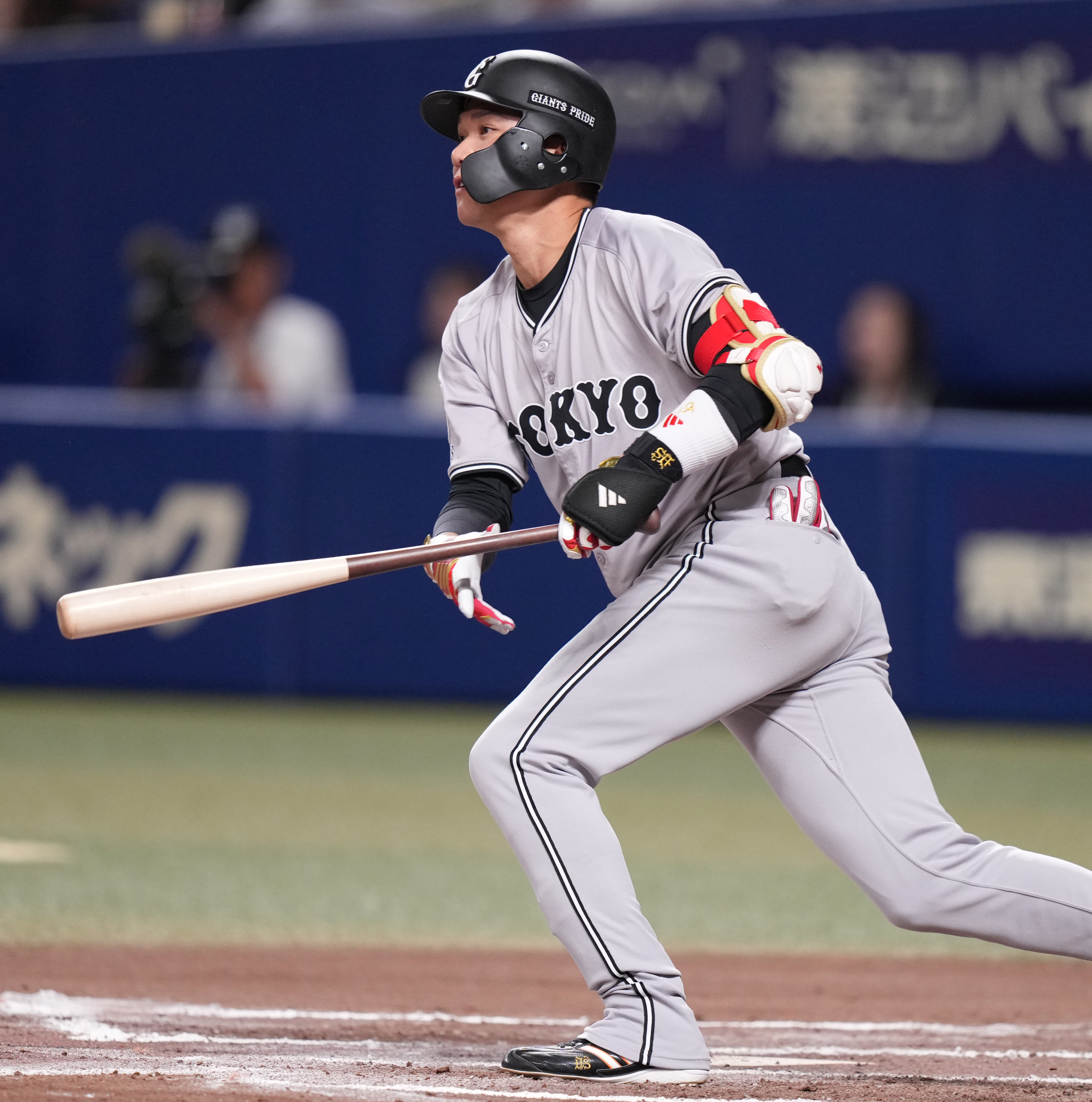 巨人　坂本勇人　スカーフ Amazon.co.jp: 坂本勇人 読売ジャイアンツ スカーフ TG fes 巨人
