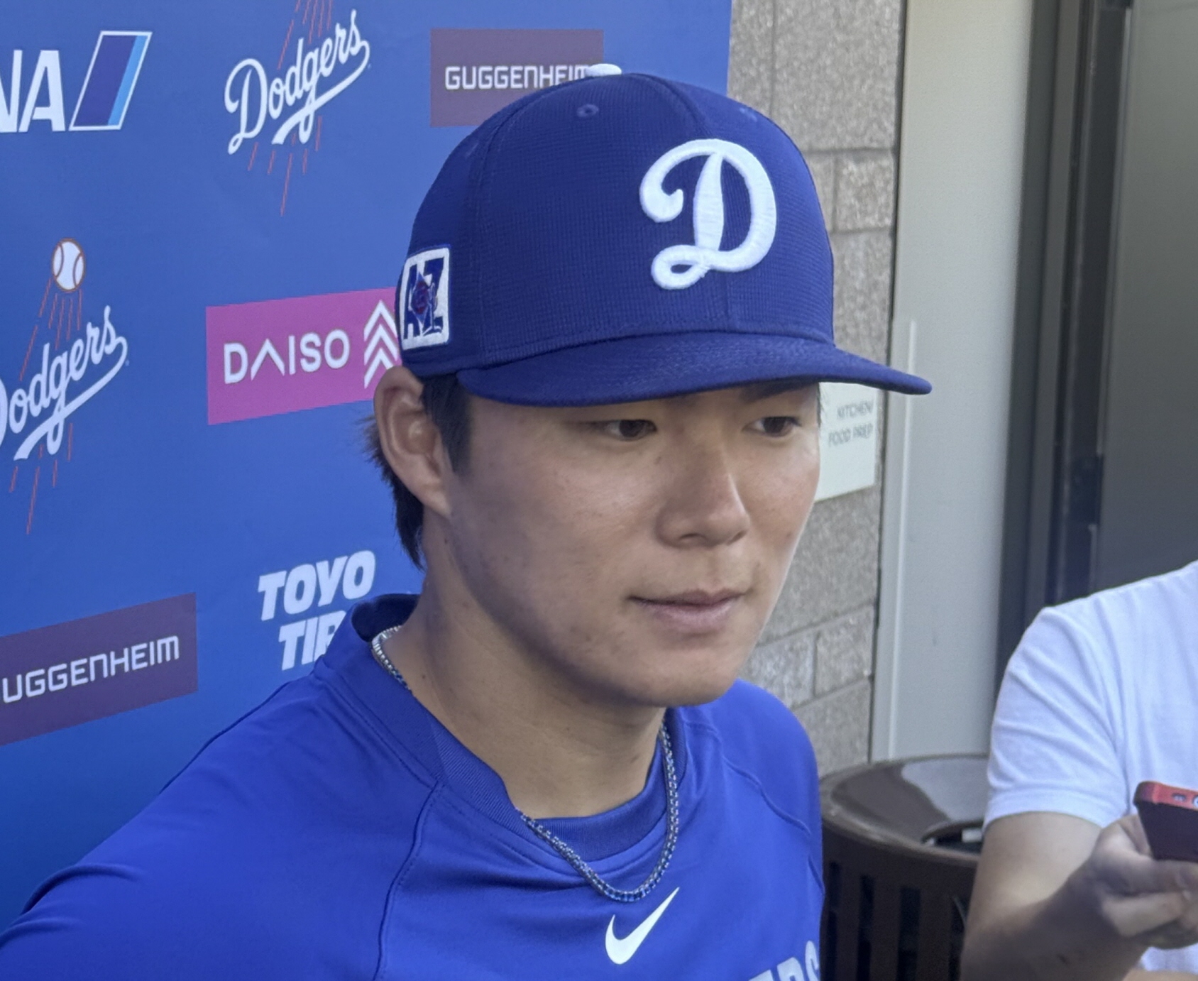 MLB】ドジャース・山本由伸、終始笑顔のリラックスモード チームメート