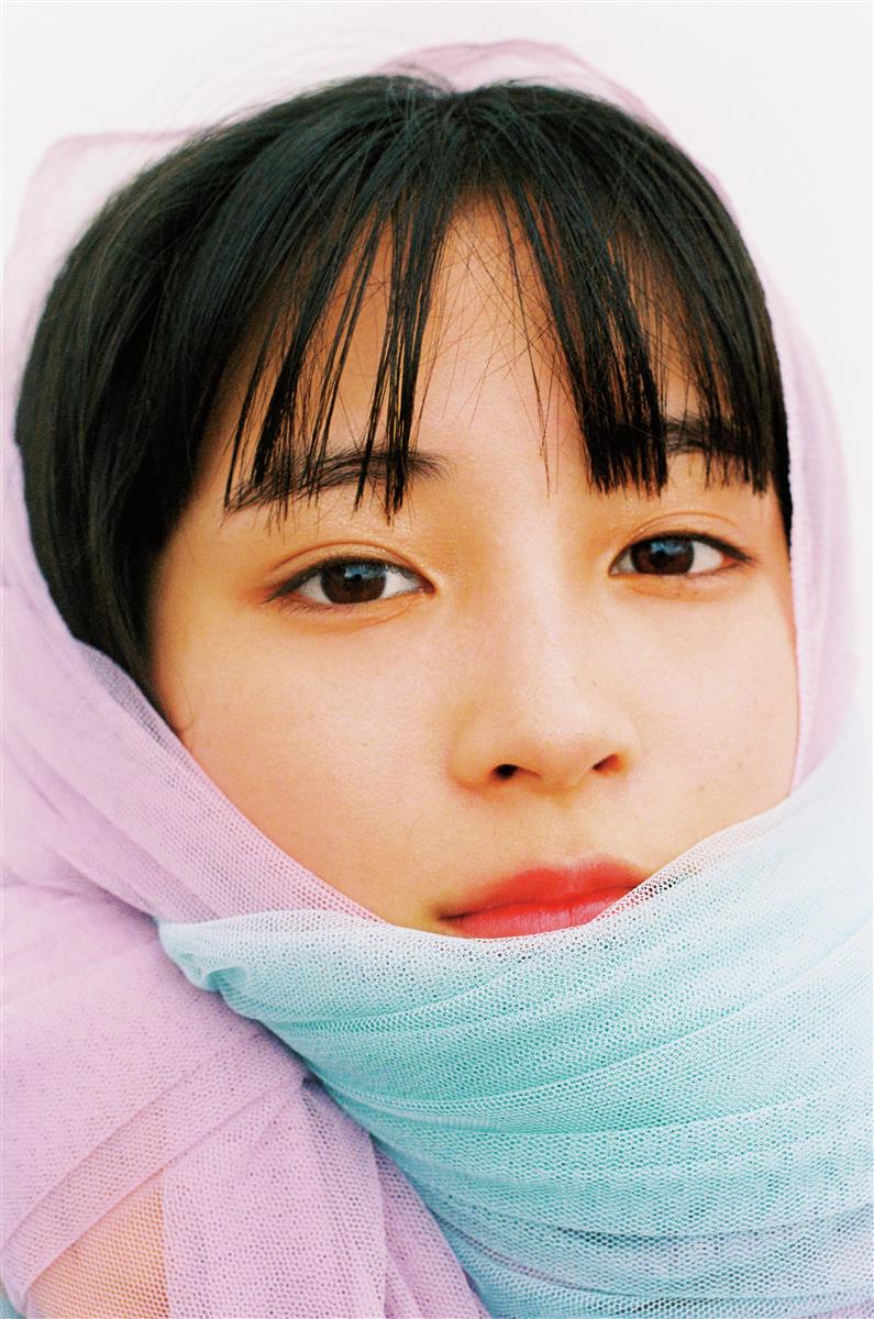 来年はぐ～っと近い広瀬すず 2021年カレンダー11・10から発売