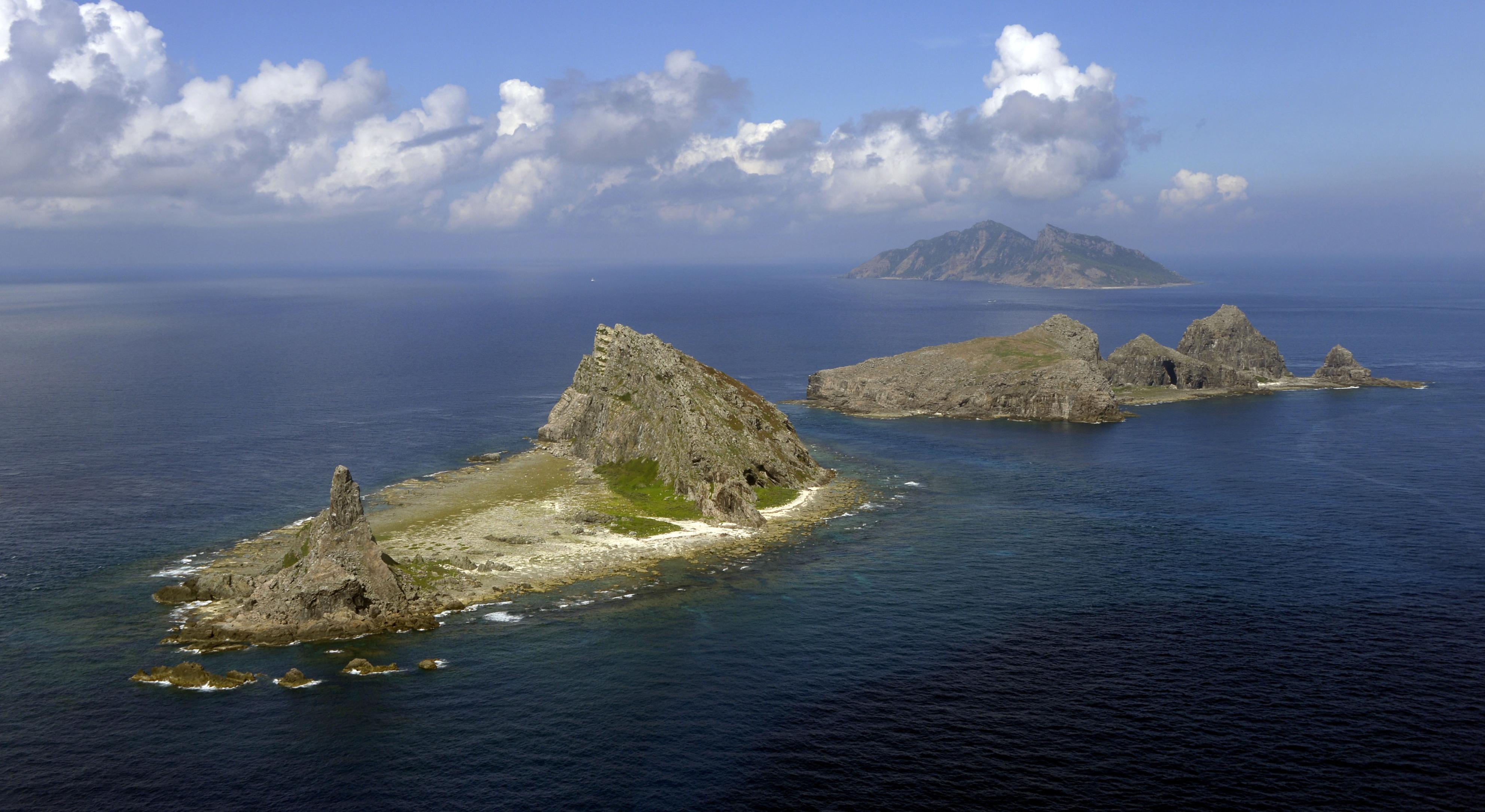 沖縄・石垣の尖閣諸島周辺を中国公船４隻航行 １隻は機関砲搭載か 海保 