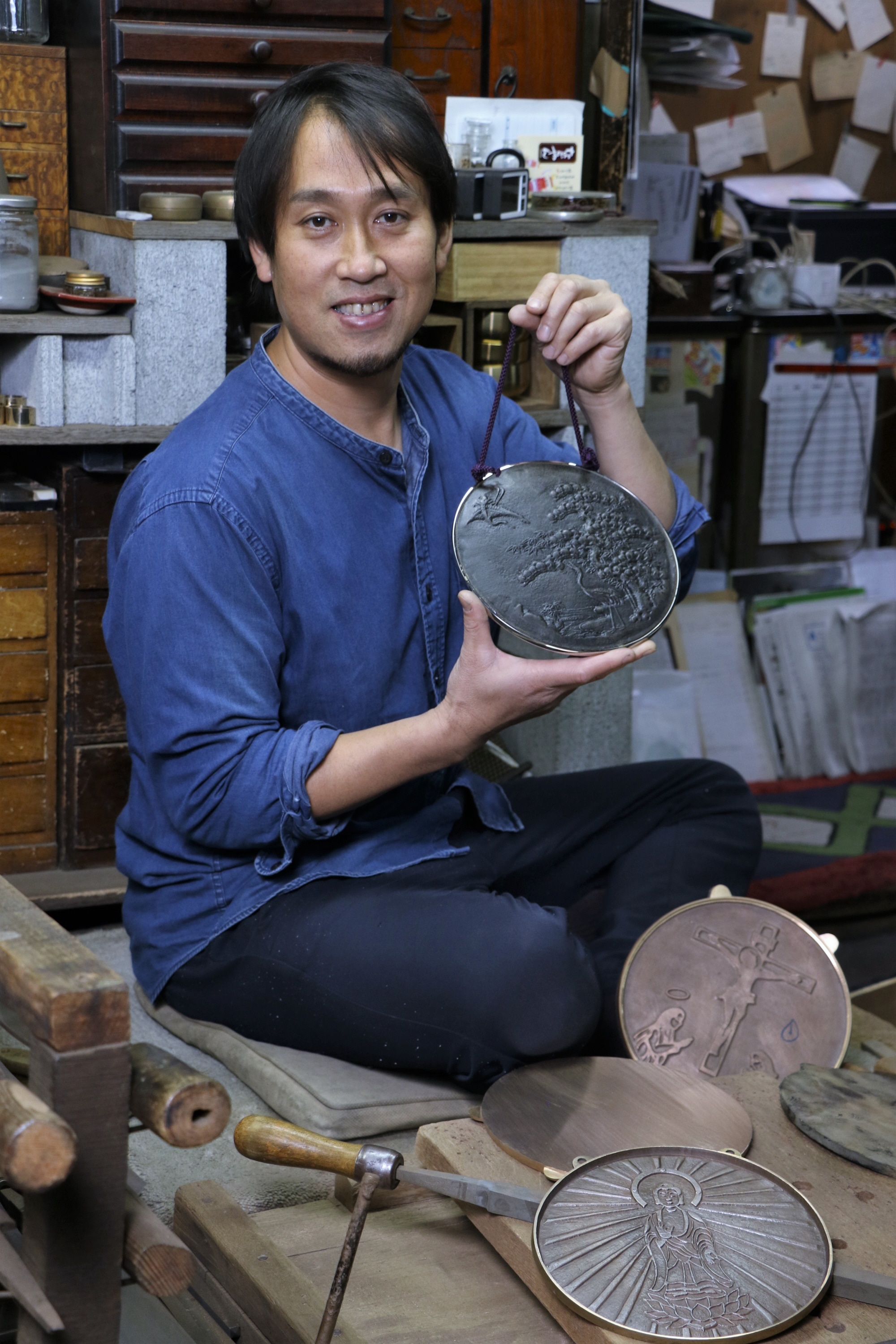 京人】魔鏡を制作する世界唯一の鏡師 山本晃久さん（45） - 産経ニュース