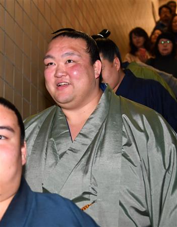 元横綱稀勢の荒磯親方、競馬場で稽古へ 引退してもまわし姿で指導（1/3ページ） - サンスポ