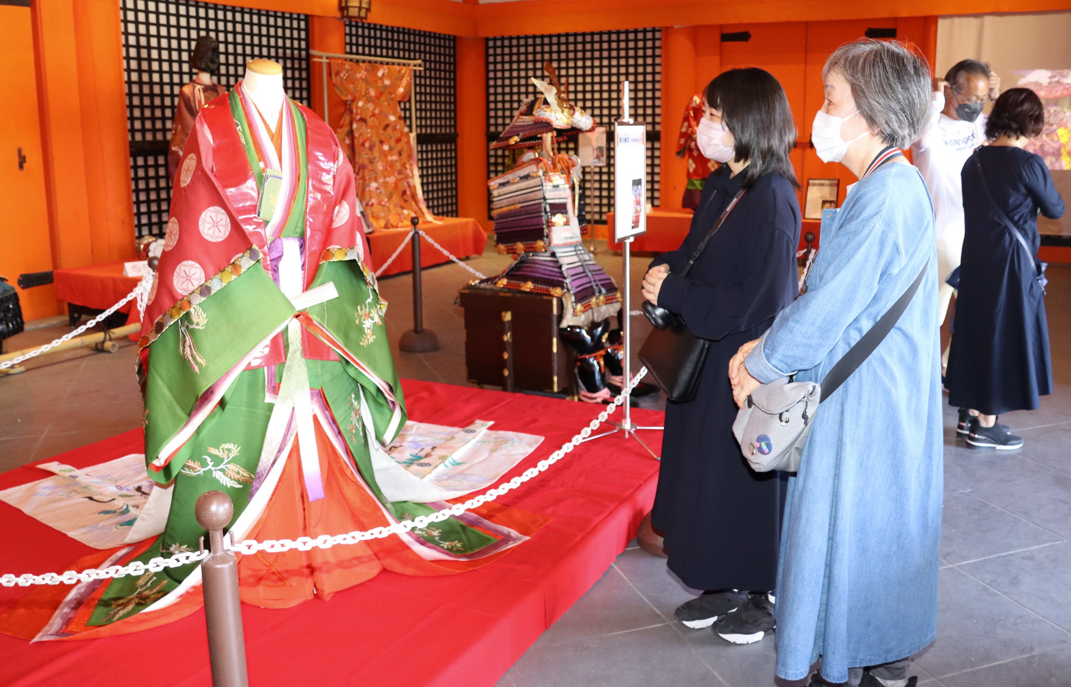 時代祭の華麗な衣装、平安神宮で特別公開 - 産経ニュース