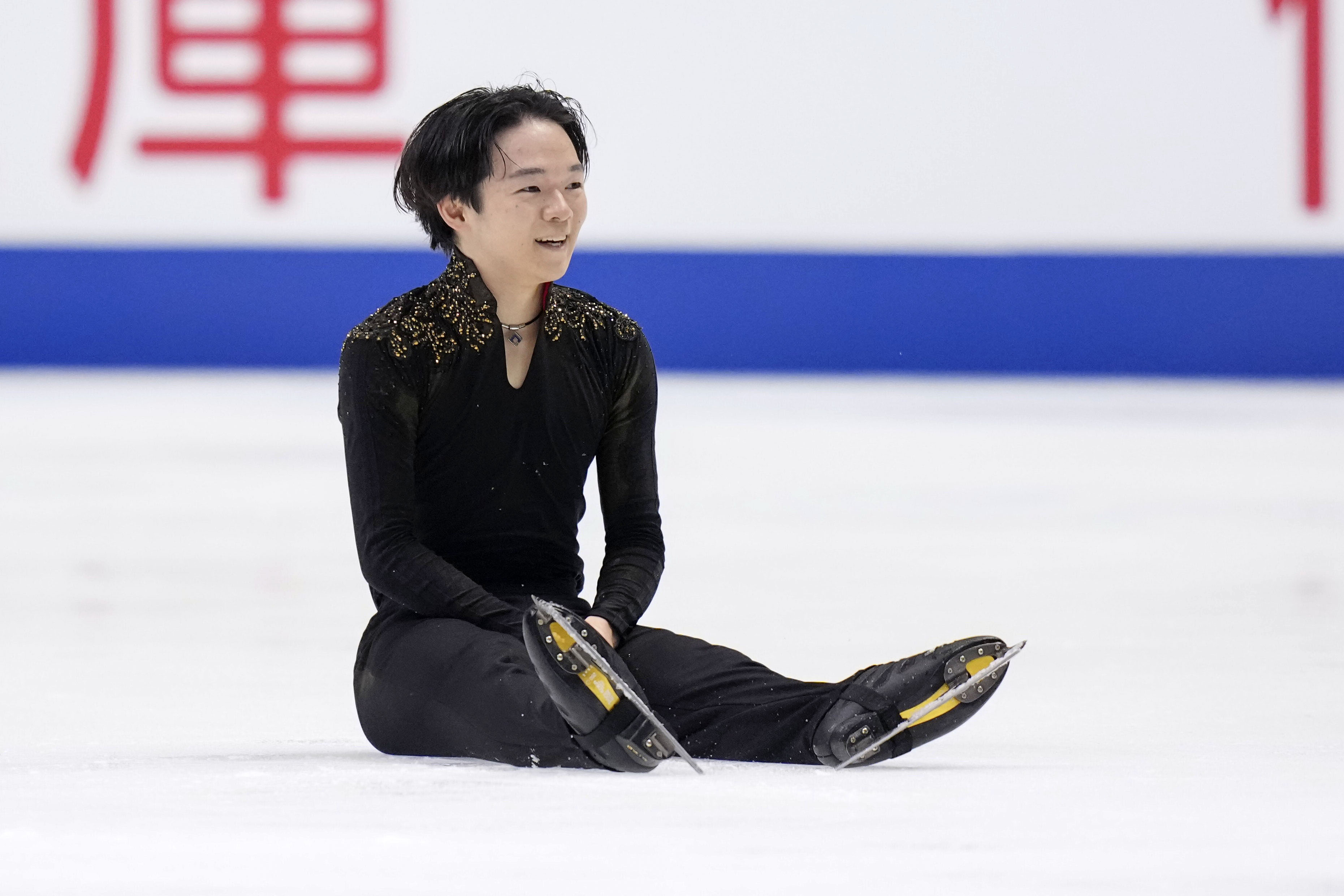 初優勝の鍵山優真「やっぱり全日本はすごく特別」 親子2代制覇、父の