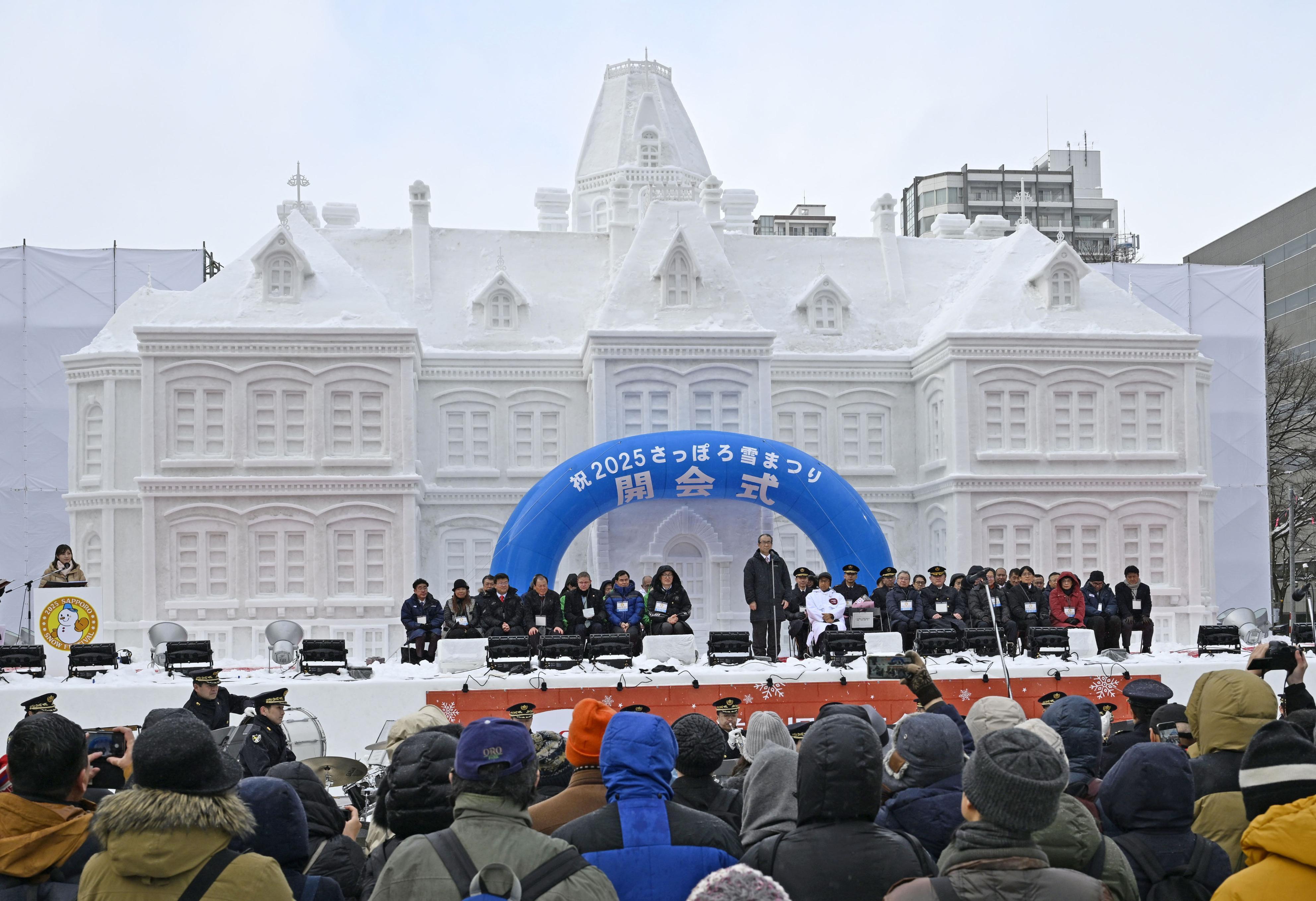 さっぽろ雪まつり、陸自制作分の大雪像は2基→1基に 5基の維持へ地元