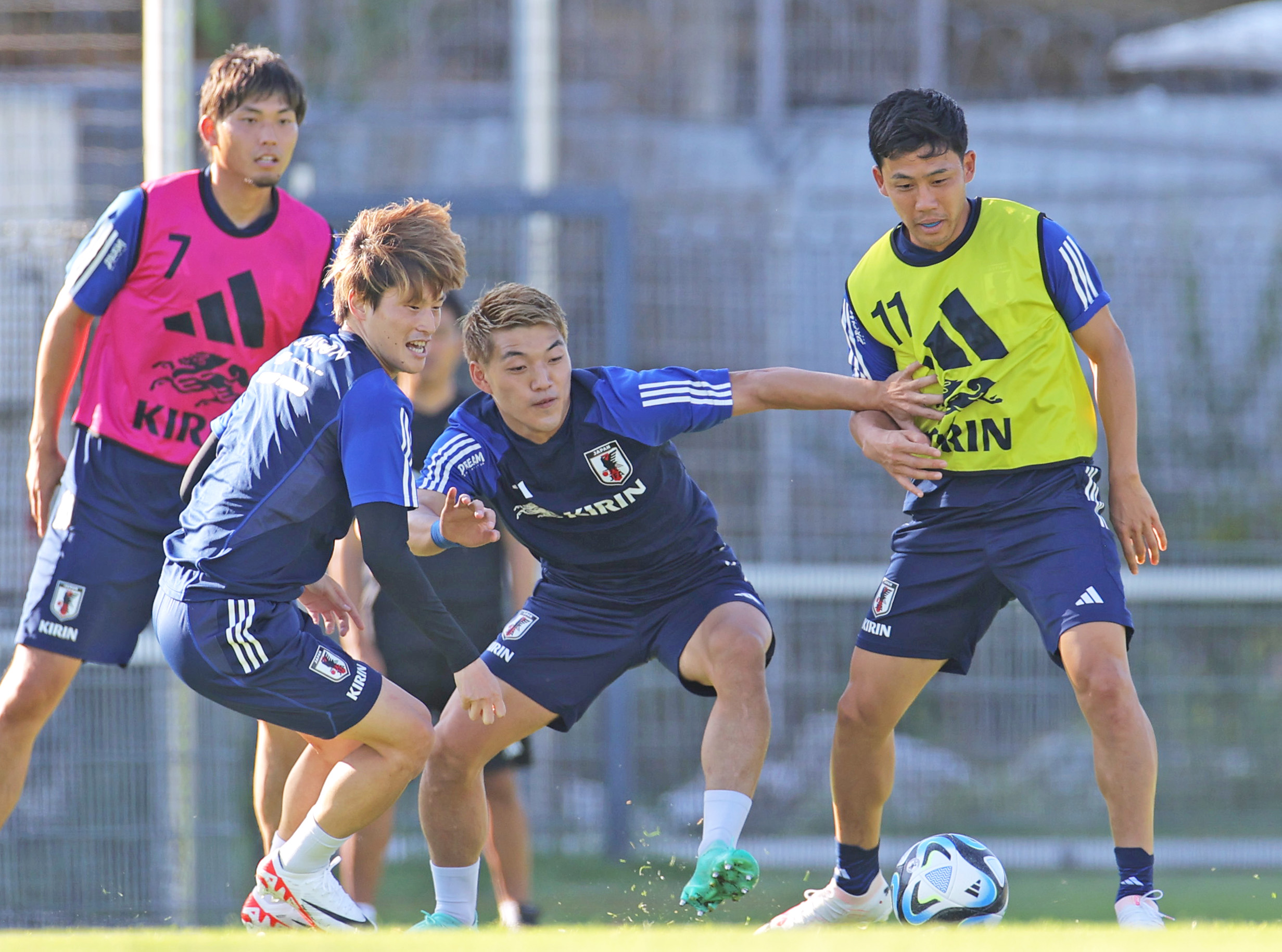 フォト】リトバルスキーさん「三笘に注目」 サッカー日本代表、１０日