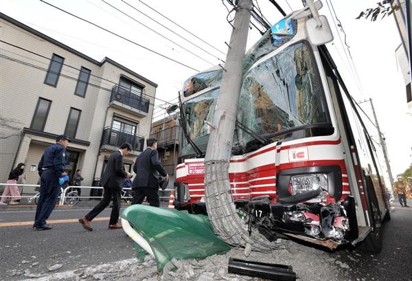 小田急バスが電柱に衝突 乗客ら１１人けが 東京 世田谷 産経ニュース