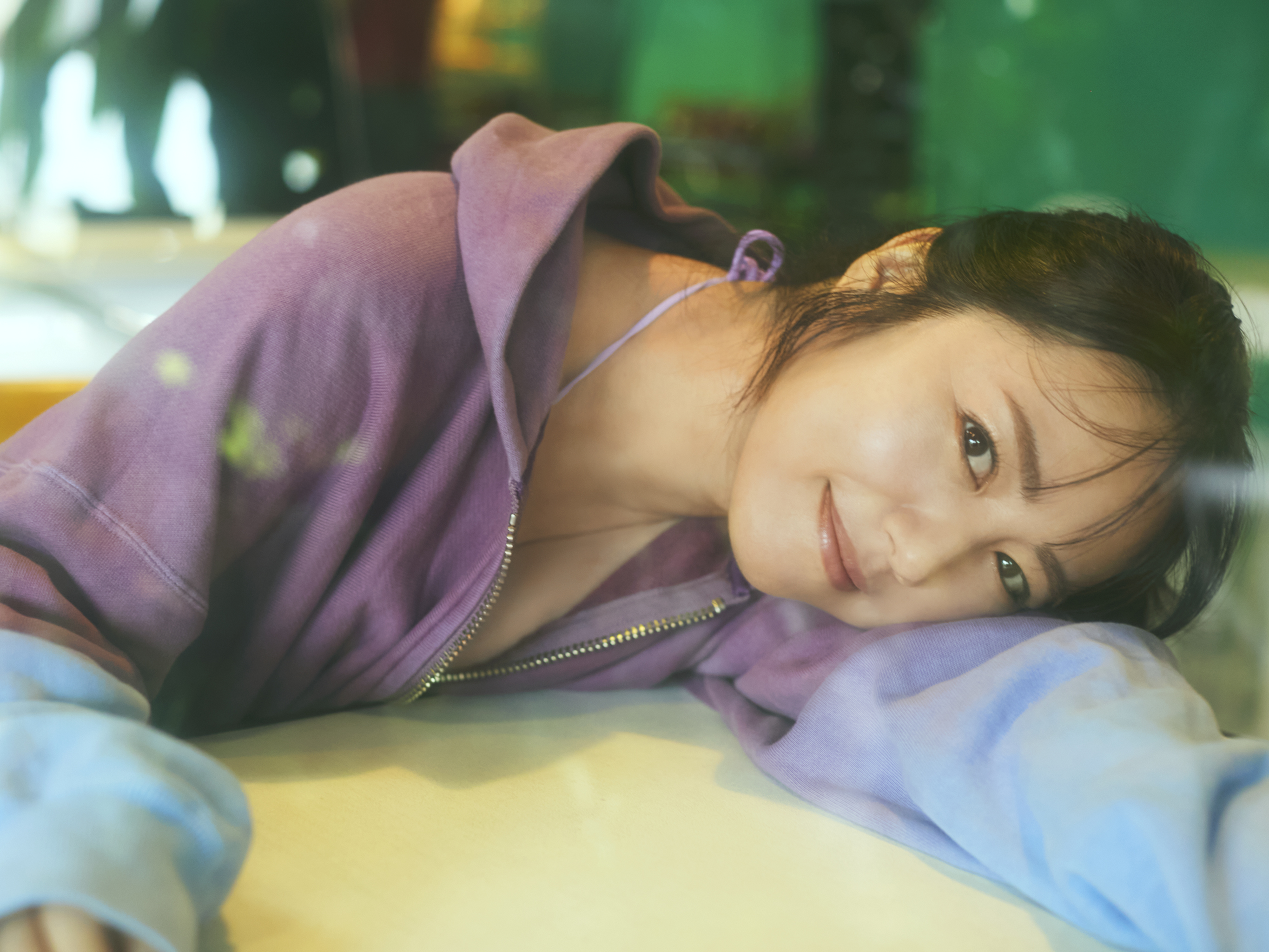 磯山さやか、デビュー25周年写真集から2枚の先行カットを公開 5つの