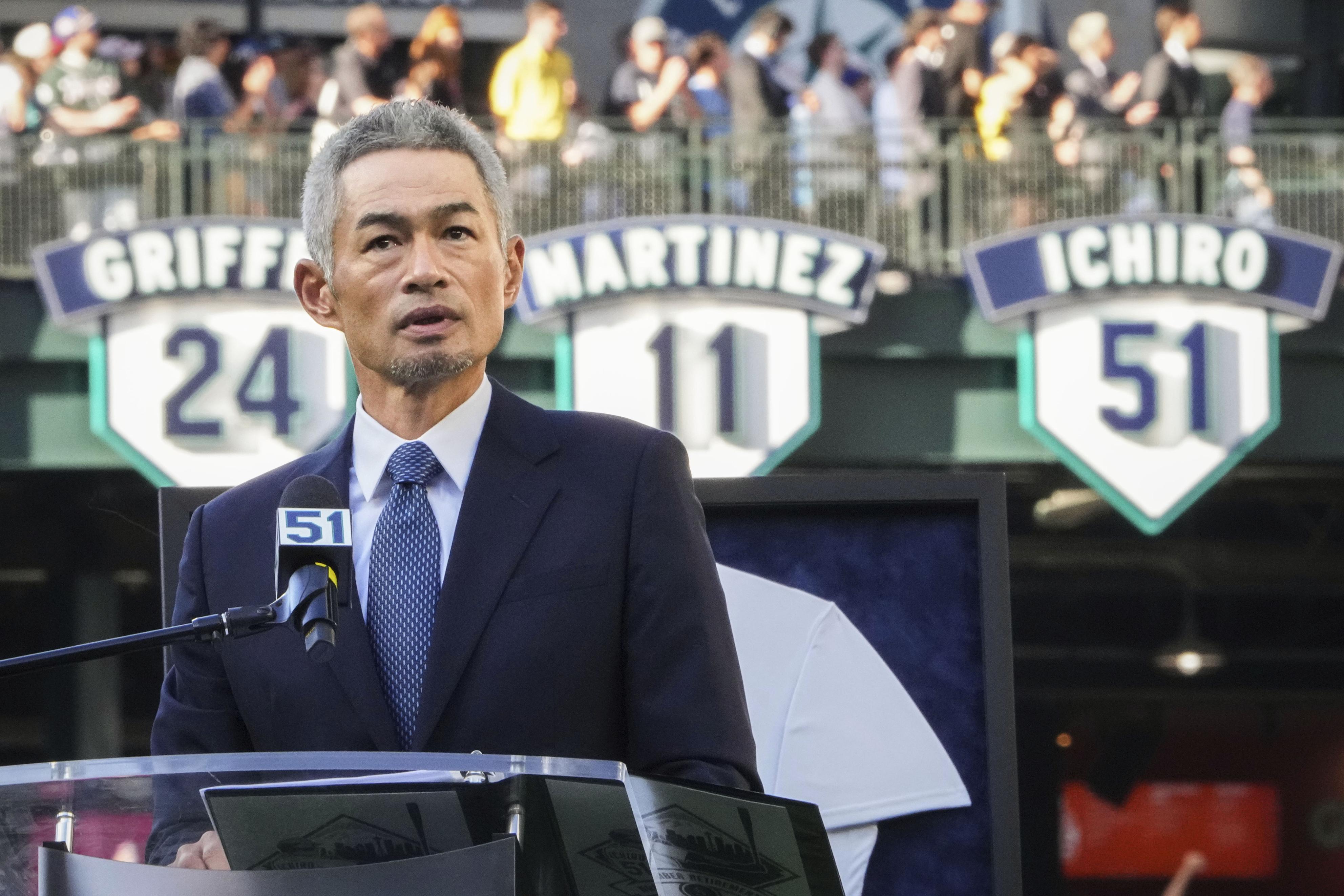米国野球殿堂入りのイチローさん、マリナーズ本拠地で永久欠番式典に