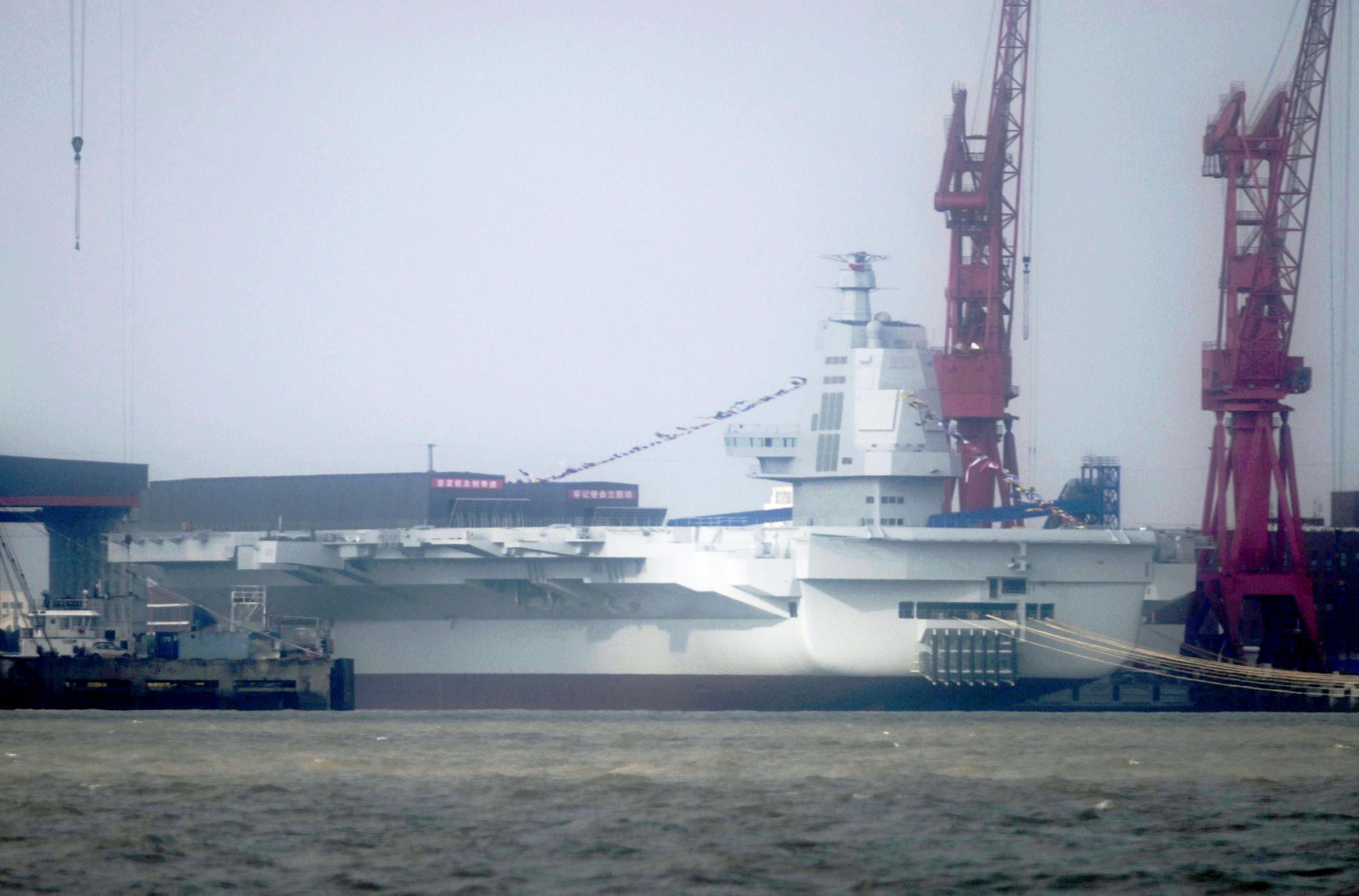 中国新型空母、ステルス性向上か 艦橋すっきり - 産経ニュース