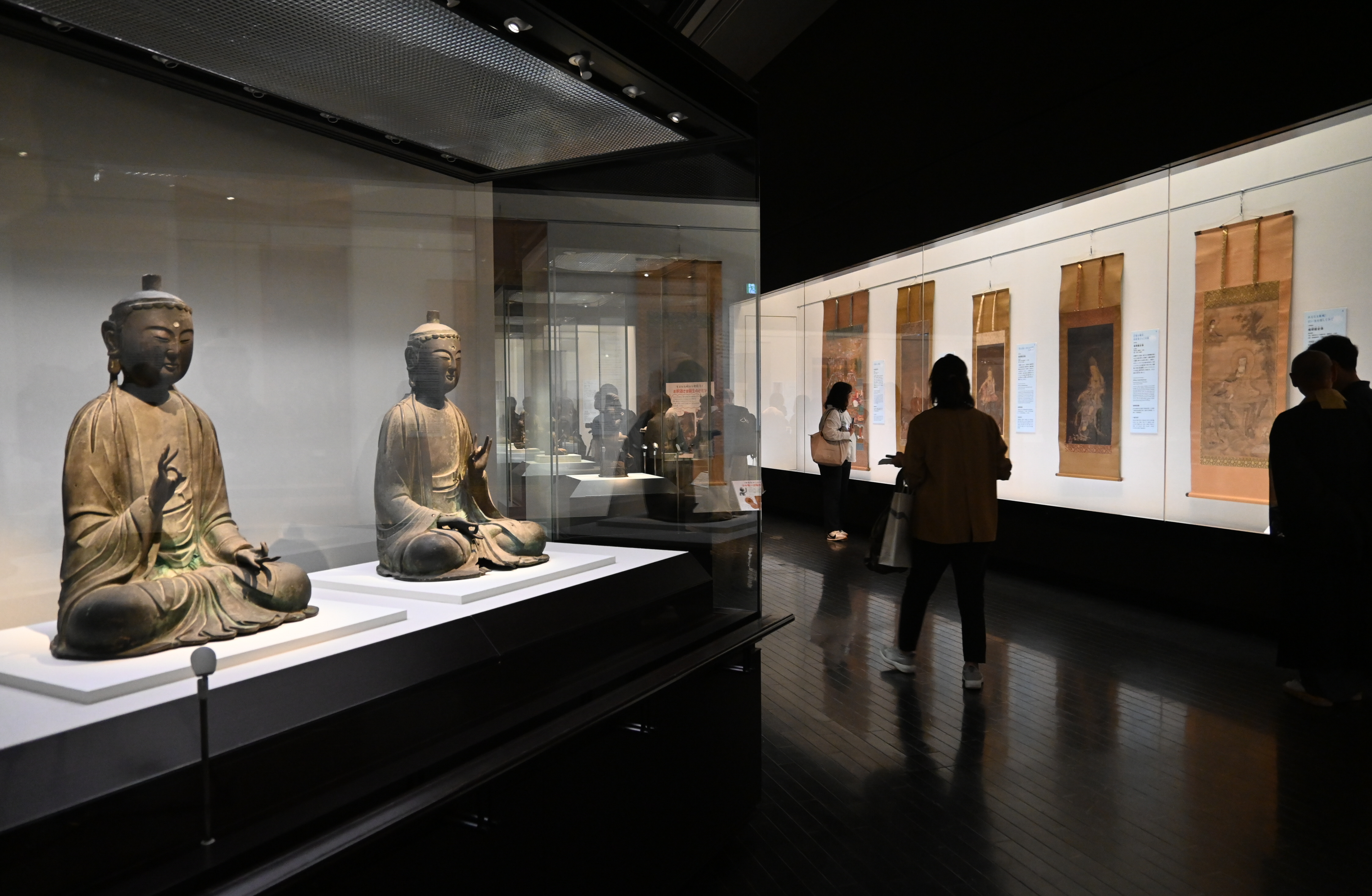 12年半ぶり韓国から帰った対馬の盗難仏像 九州国立博物館で展示、対立