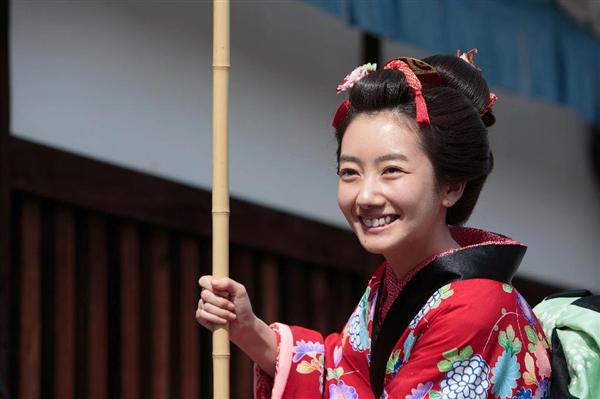 今年の流行語に！ 波瑠「びっくりぽん」で殻を破る 朝ドラ『あさが来た