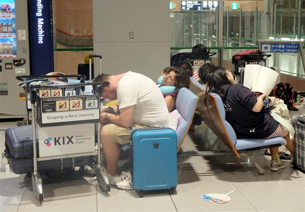 台風21号・関空ルポ】轟音、停電、携帯つながらず…まさかの孤立