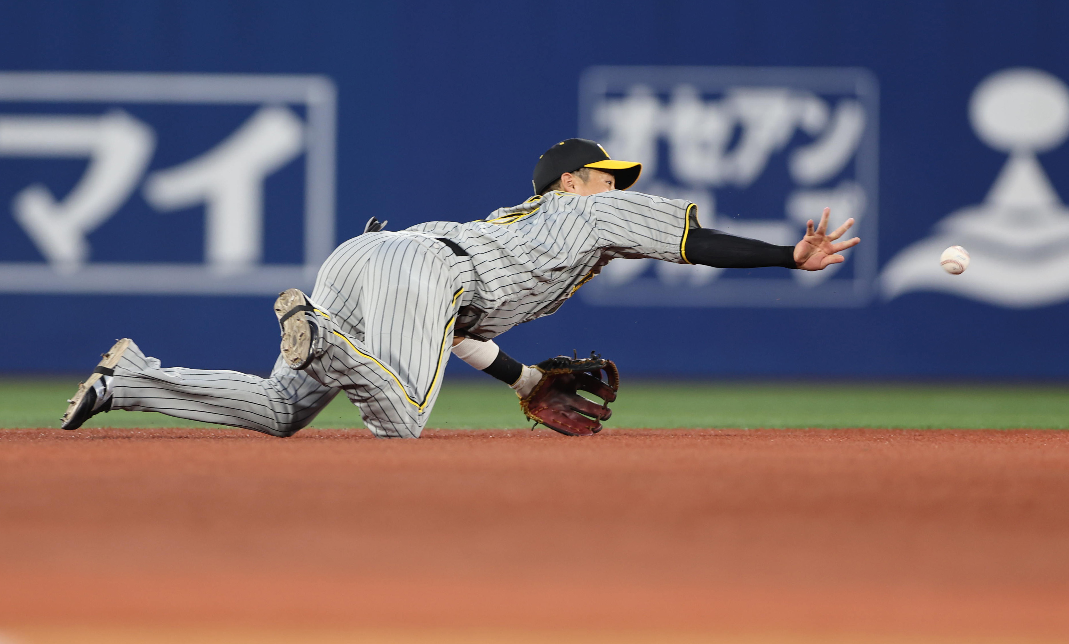 阪神・木浪聖也が好守で西勇救う 二遊間の当たりへ横っ飛び - サンスポ