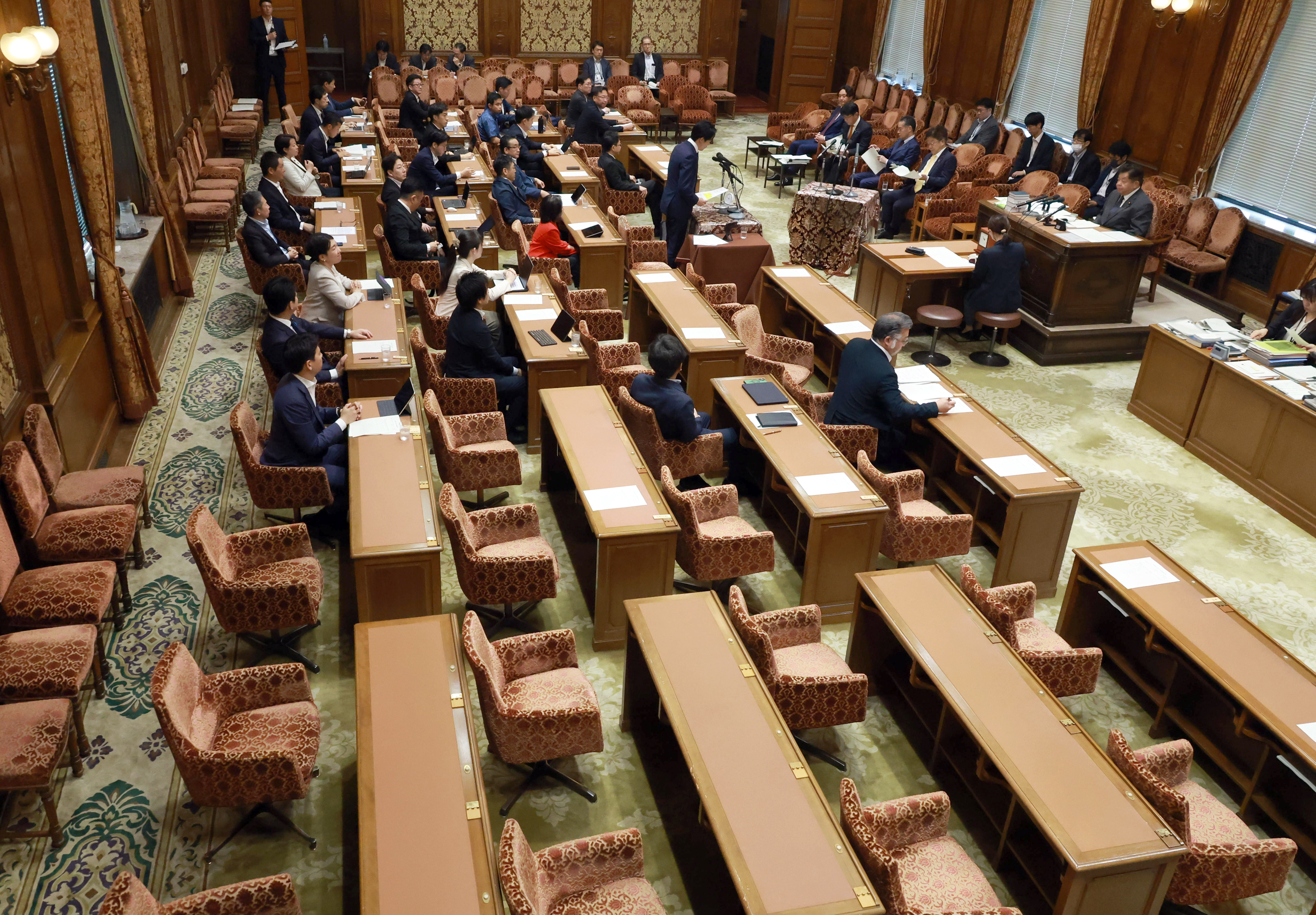 衆院政治改革特別委「衆院議員定数削減法案」を質疑 野党欠席も与党は