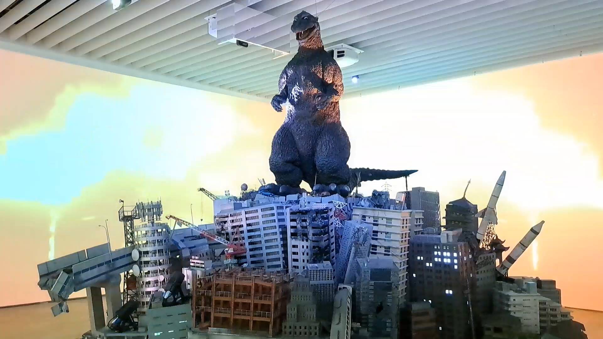 ゴジラとは、何か。国内外の現代美術家が表現 「ゴジラ・THE・アート展