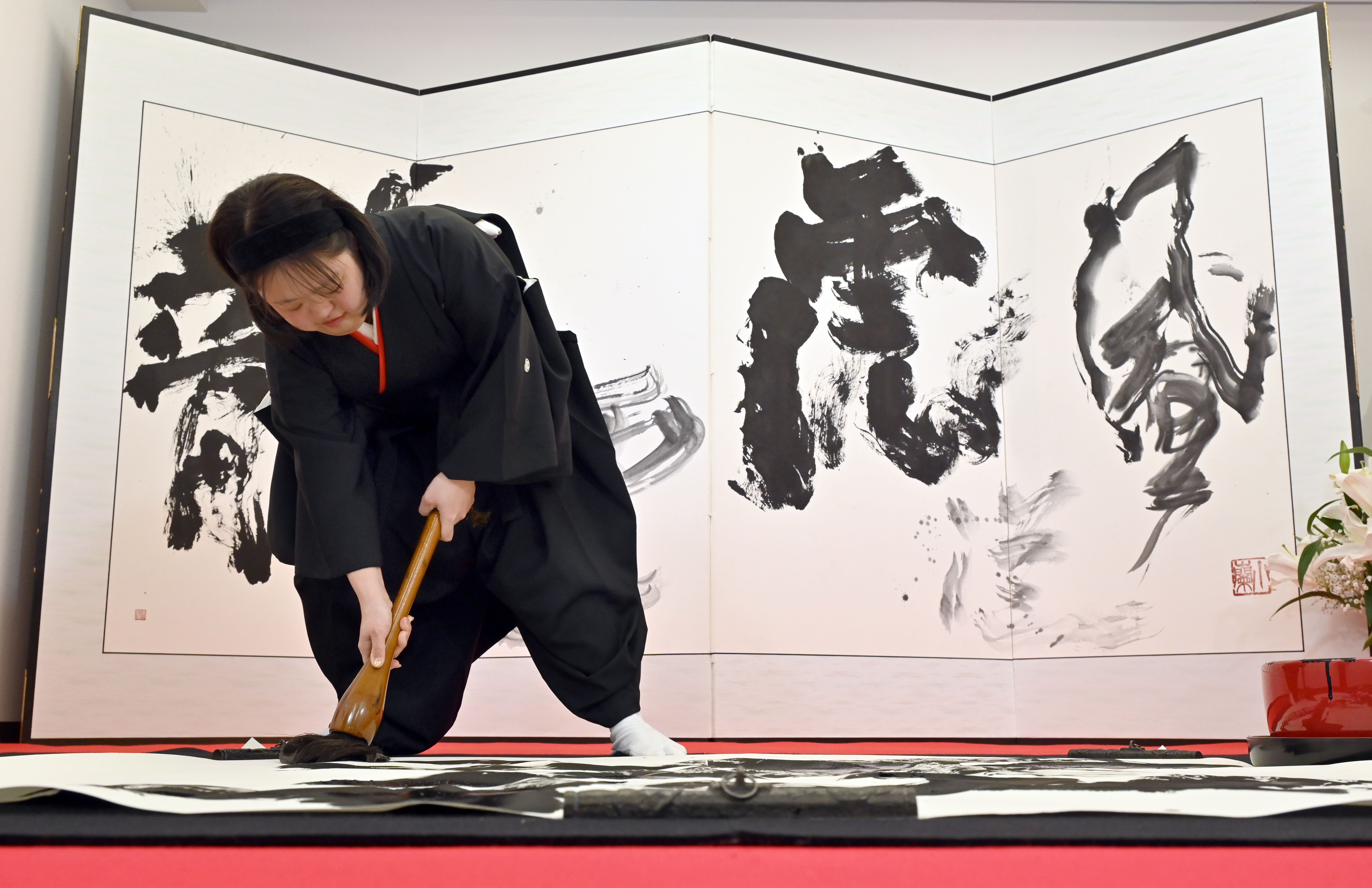 動画】「新年の一字」は「笑」 笑う門には福来る！ 書家の金澤翔子さん