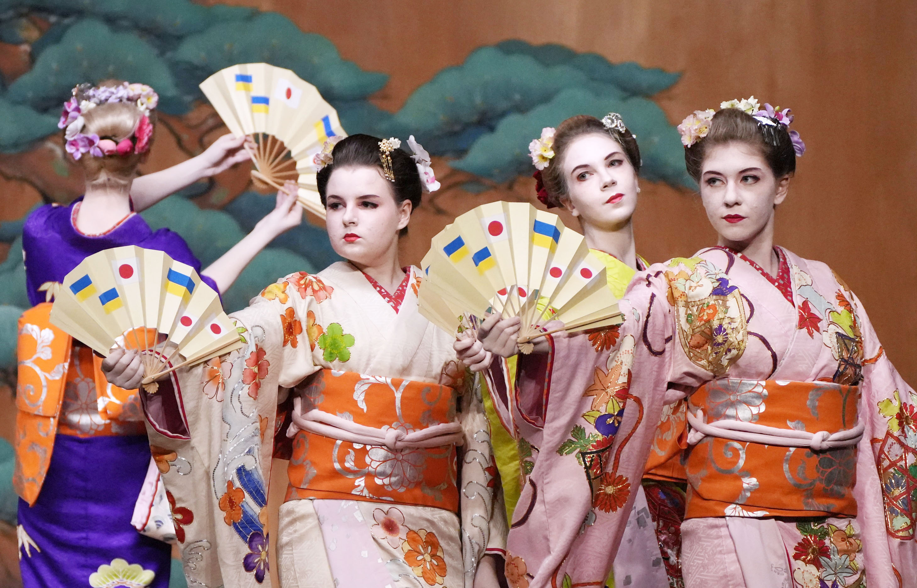 日本舞踊大鑑 美しい踊り習えて幸せ」 ウクライナ避難民学生の日本舞踊に拍手 - 産経