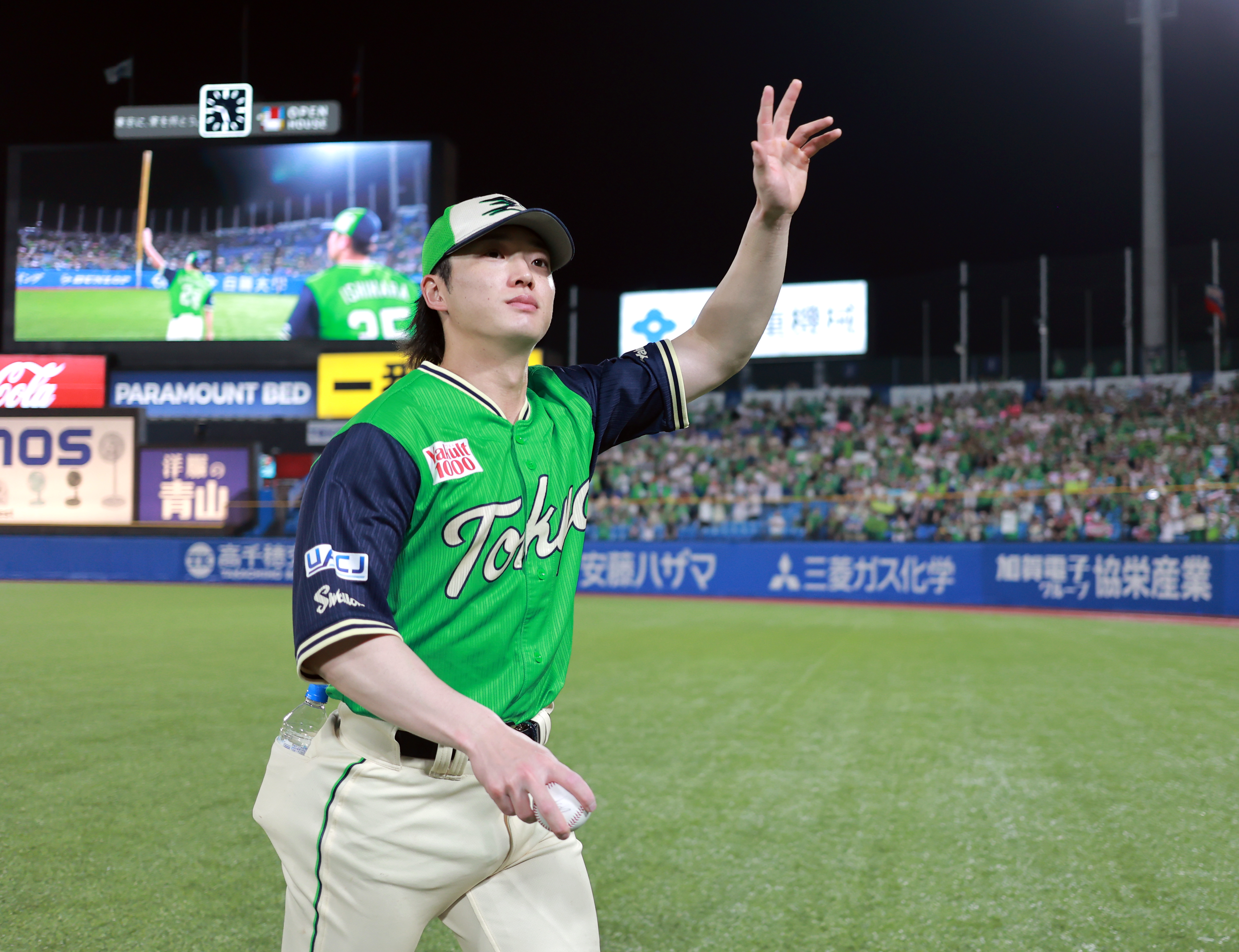 ヤクルト・長岡秀樹で4月以来の4連勝！夏男止まらんV弾 「死に物狂いで