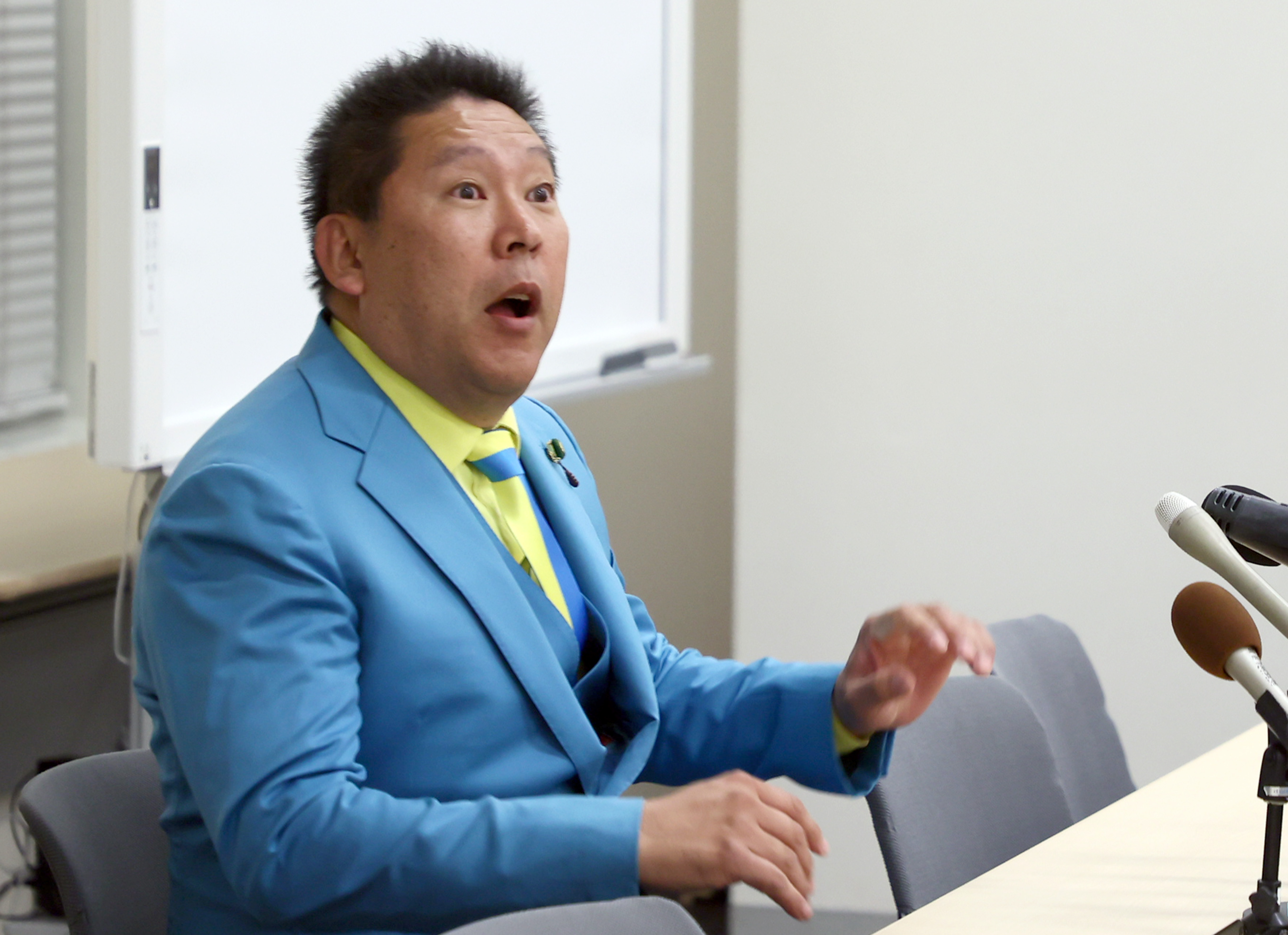 立花孝志氏が自己破産「なぜ負債12億円」大物の影と資金源追う（8/12
