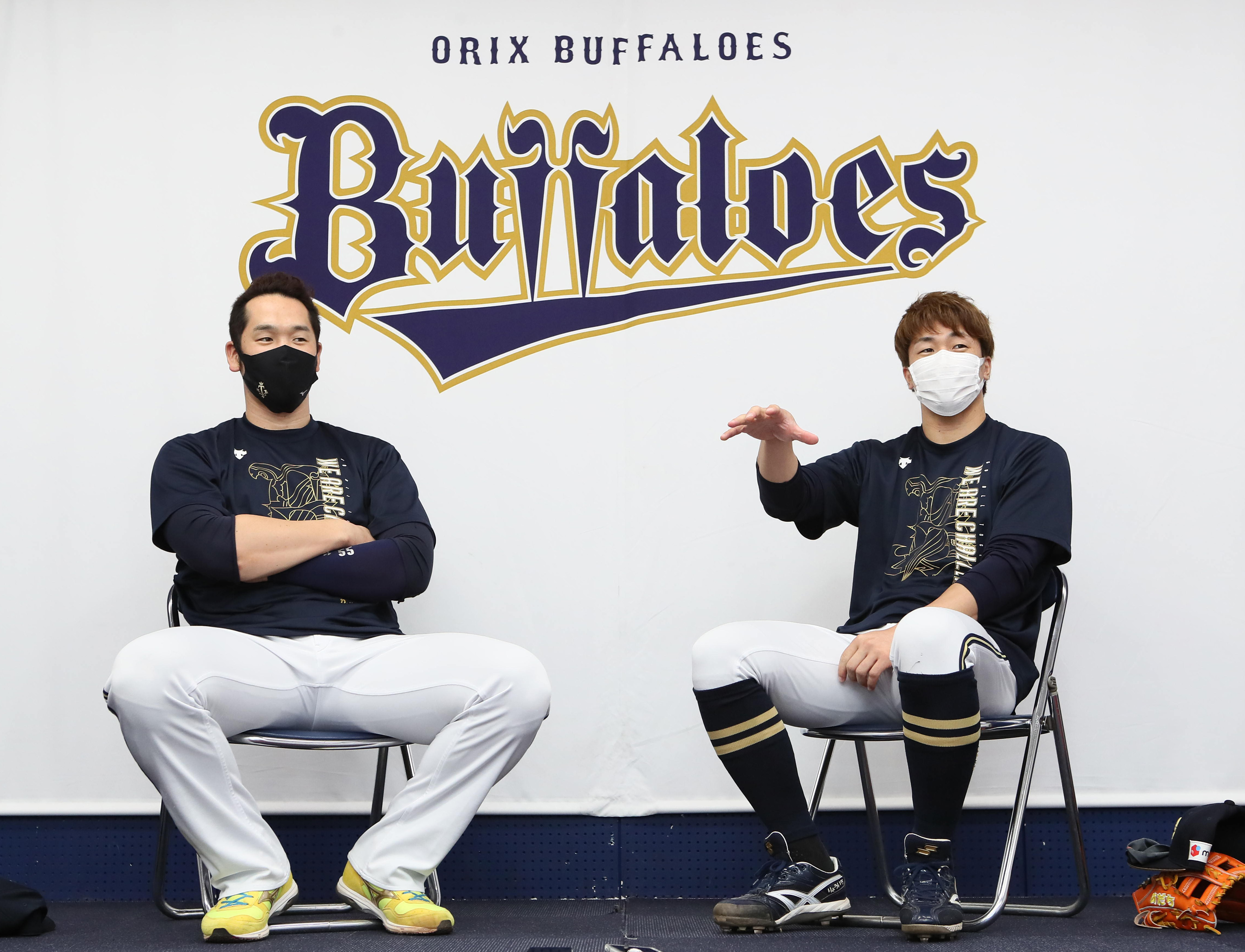 オリックス生え抜き対談 ｔ 岡田 安達了一 思い出ぽろぽろｖトーク １４年 ソフトバンクに２厘差で涙 1 3ページ サンスポ
