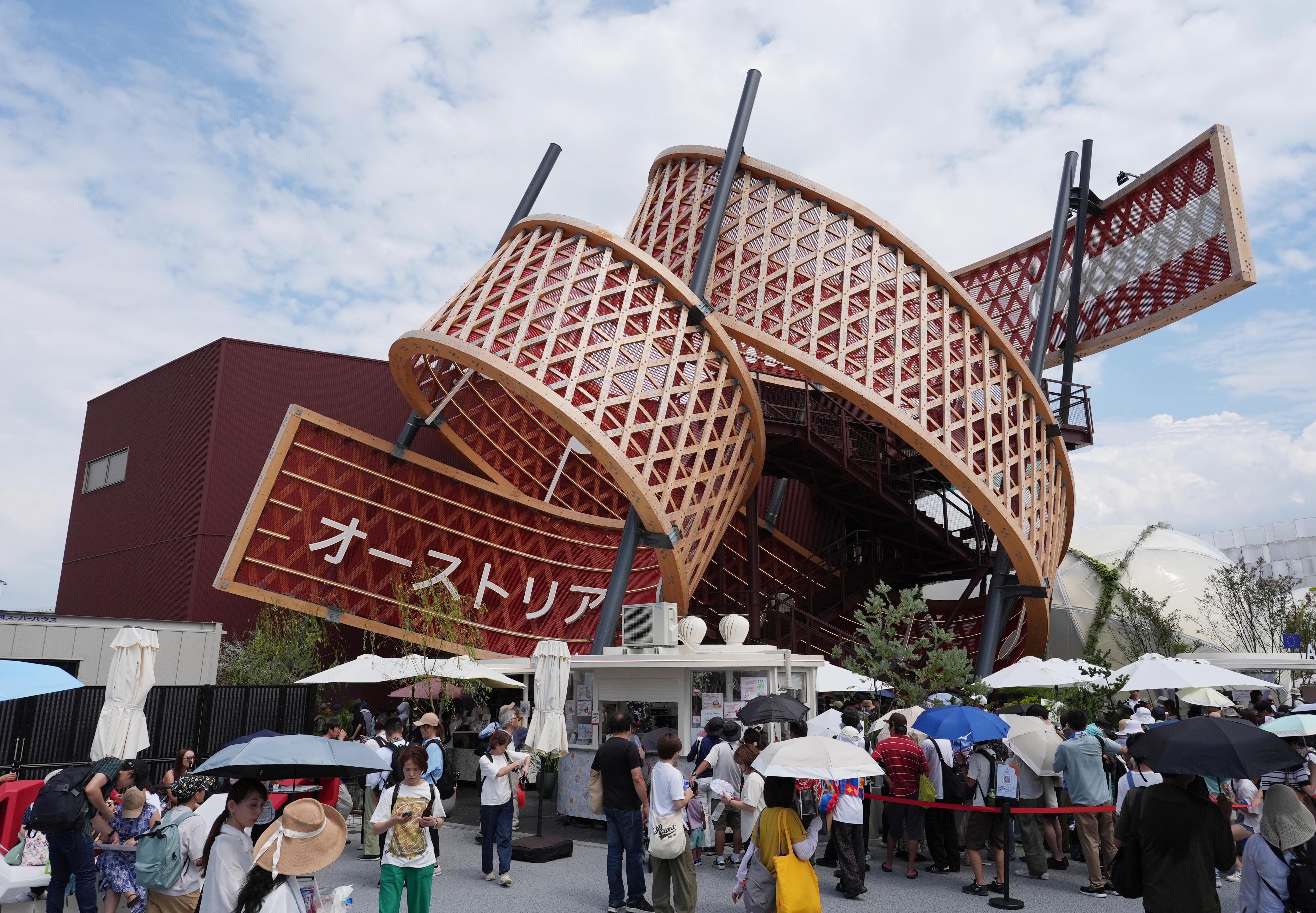 琵琶湖と「うり二つ」がつないだ縁 万博オーストリア館のオブジェを