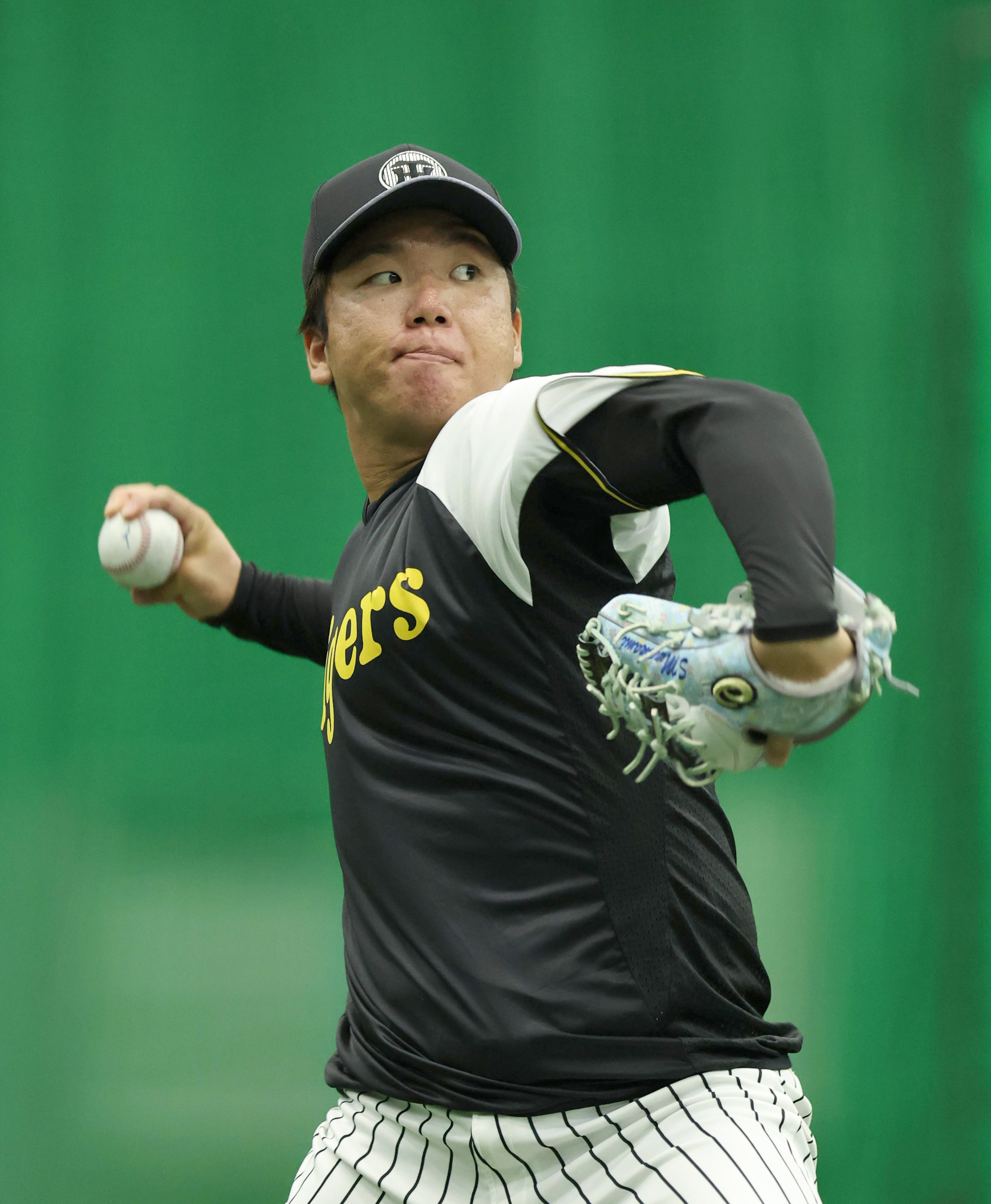 レア!! 村上頌樹 タオル 阪神タイガース 甲子園 出場記念 智辯 高校野球 レア!! 村上頌樹 タオル 阪神タイガース 甲子園 出場記念 智辯