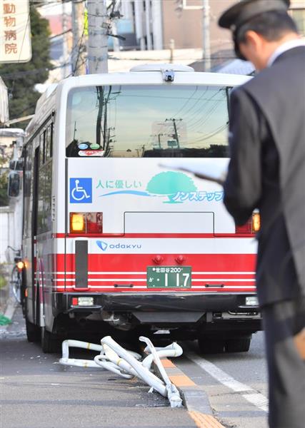 小田急バスが電柱に衝突 乗客ら１１人けが 東京 世田谷 産経ニュース