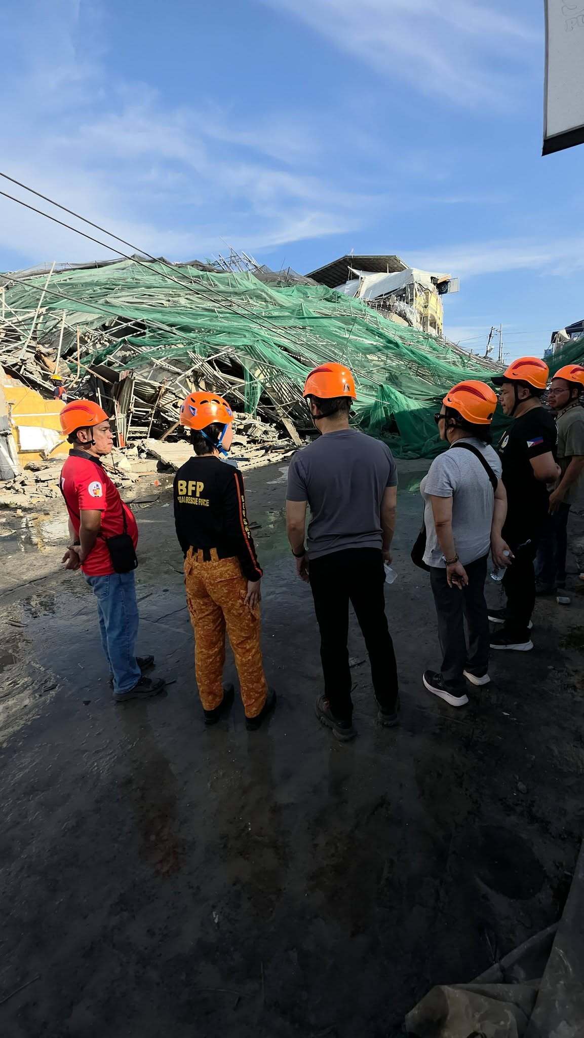 フィリピン・ルソン島の経済特区で建設中のビルが倒壊、20人超を救出