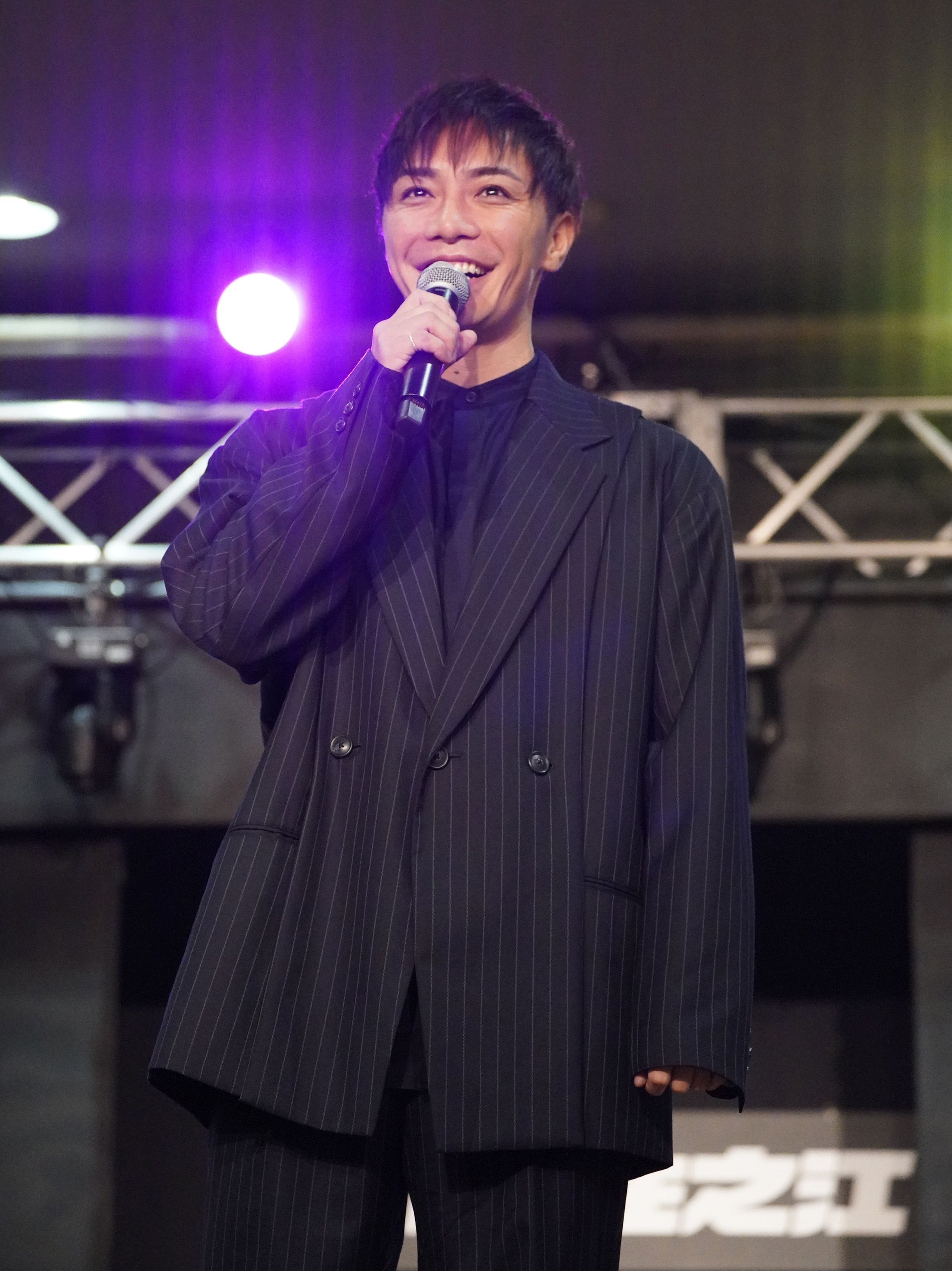 成宮寛貴「8年ぶりに俳優再開」 トークショーにファン1000人超（写真