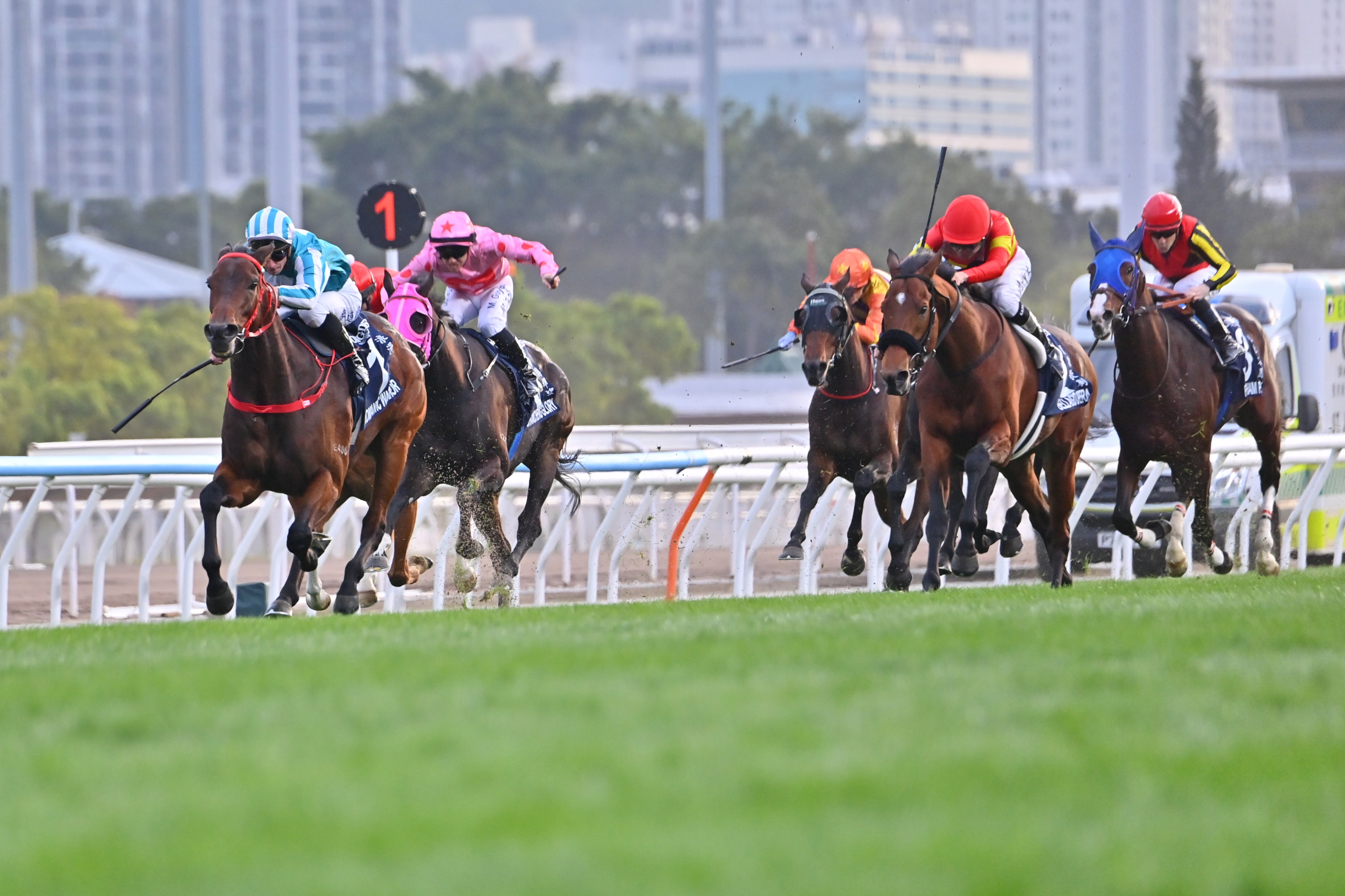 香港カップ】ベラジオオペラ2着 横山和生騎手「追いつきそうで追いつか