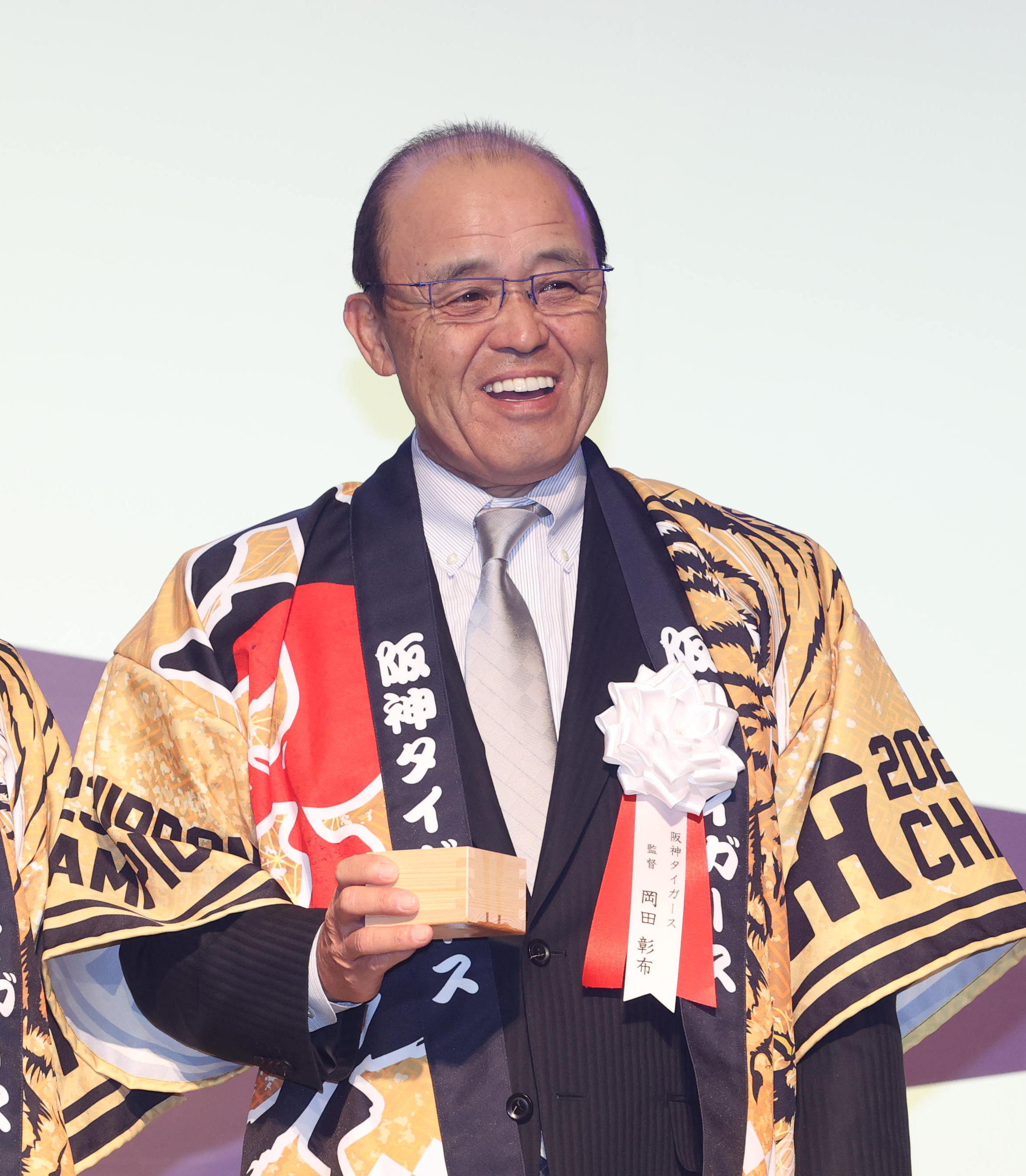 阪神タイガース岡田彰布氏2023年日本一を記念した日本酒です。 阪神タイガース岡田彰布氏2023年日本一を記念した日本酒です｜Yahoo