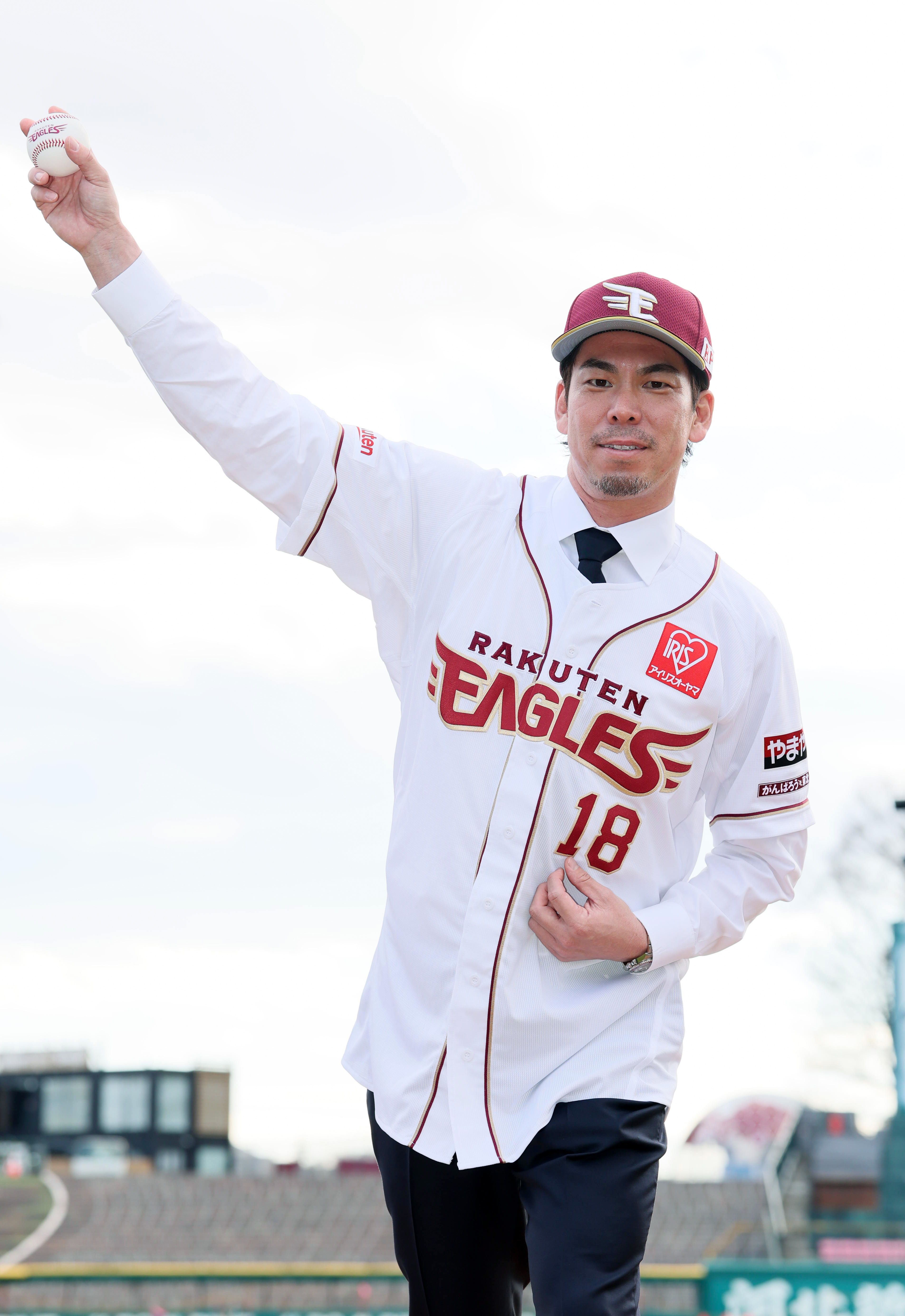 前田健太が楽天入団会見 「キャリア最後のチームと思って」 2年契約