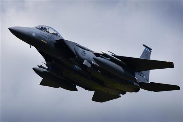 レア新品　実物　中国軍現役空軍戦闘機パイロット用サングラス　Topgun s-l400.jpg