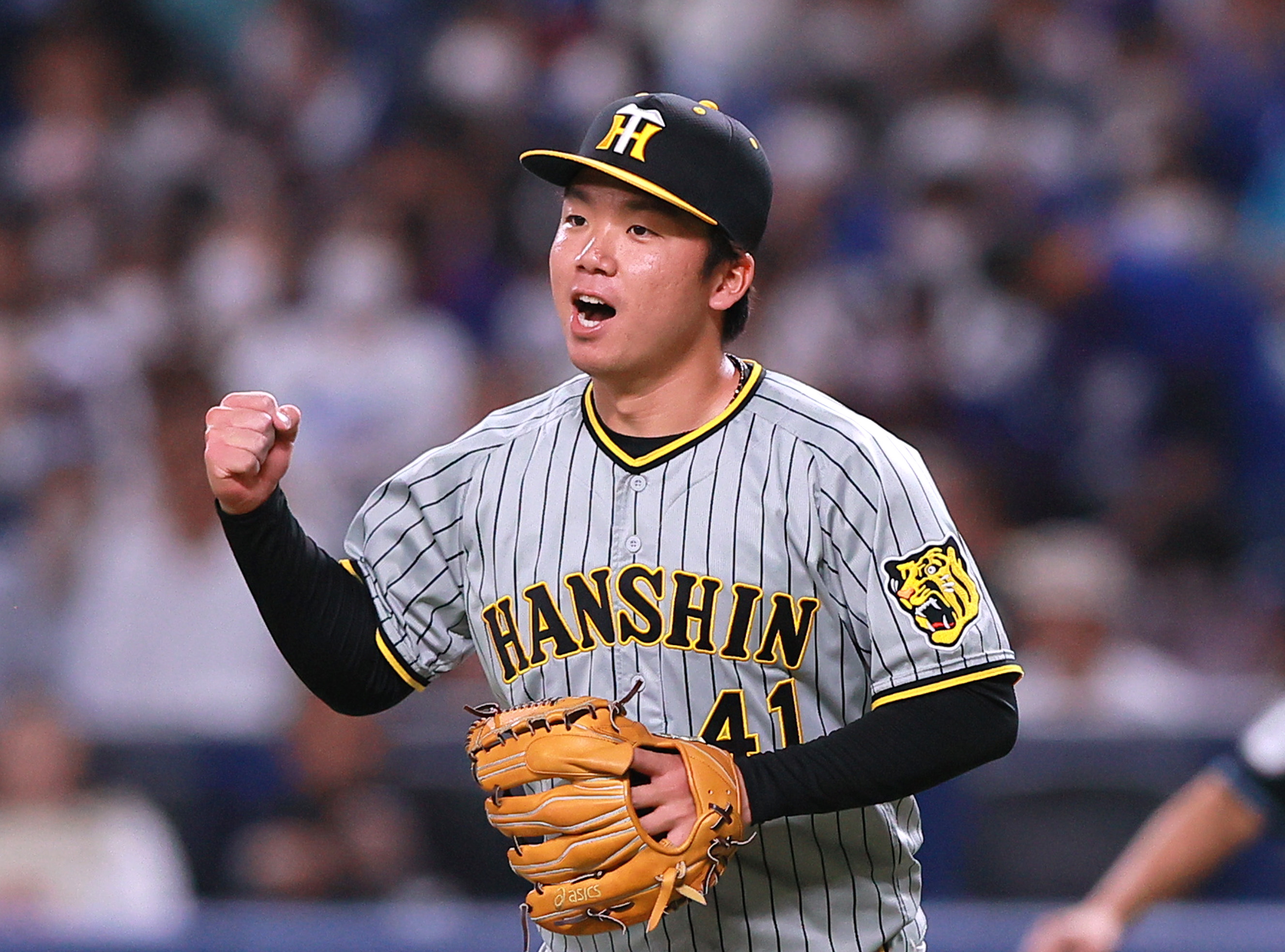 阪神タイガースbbm村上頌樹 直筆サインカード - スポーツ選手