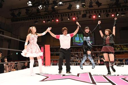 AKBプロレス聖地で本気バトル！珠理奈、大技で宮脇咲良撃破 - サンスポ