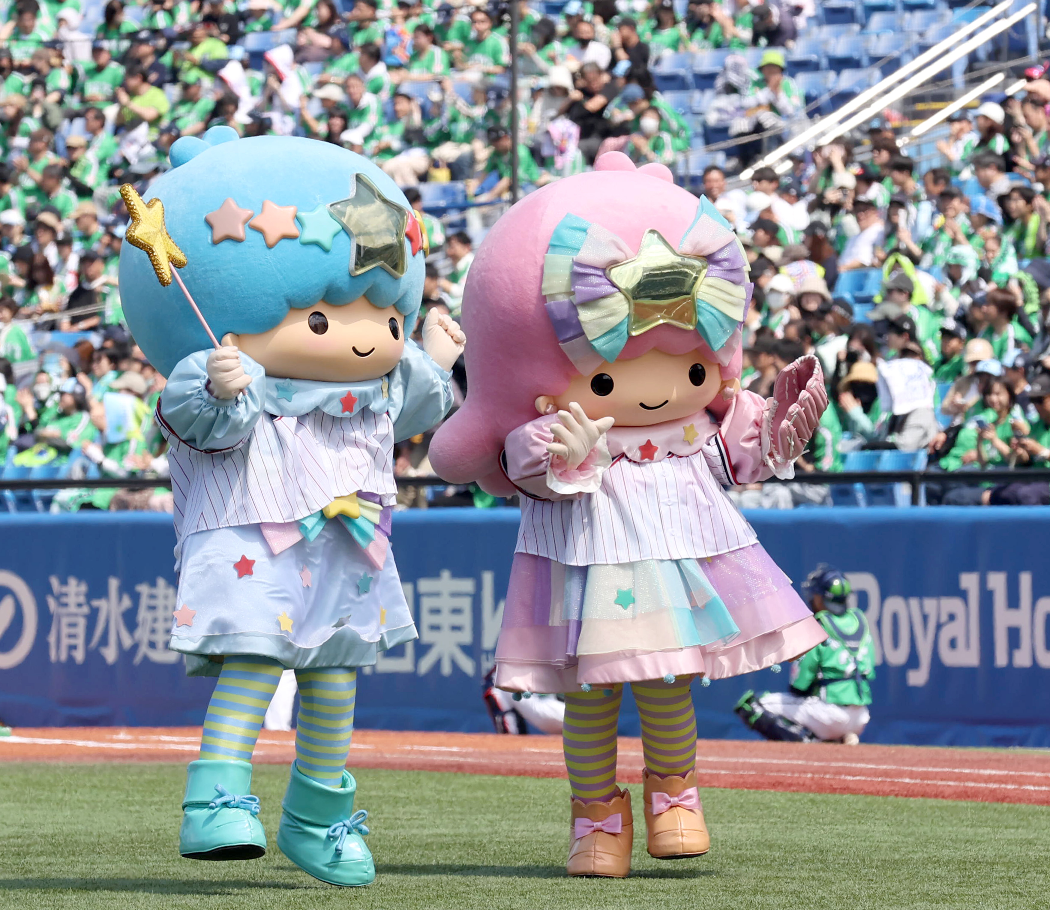 【タグ付き】キキララ✖️広島カープ　プロ野球　リトルツインスターズ リトルツインスターズスペシャルサイト｜サンリオ