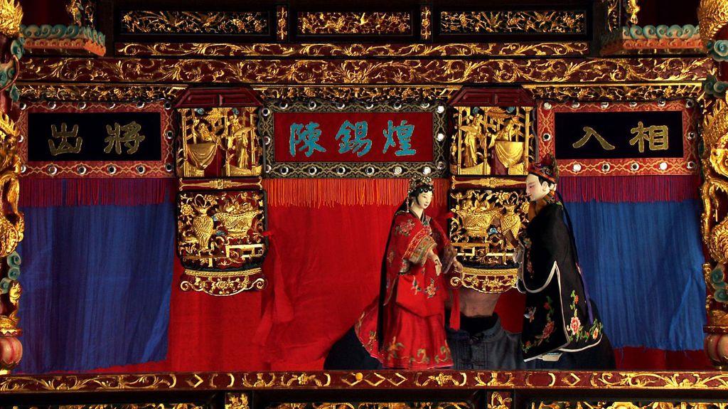 消えゆく悲劇と微かな光明 時代に翻弄された台湾人形劇「布袋戯」 （1