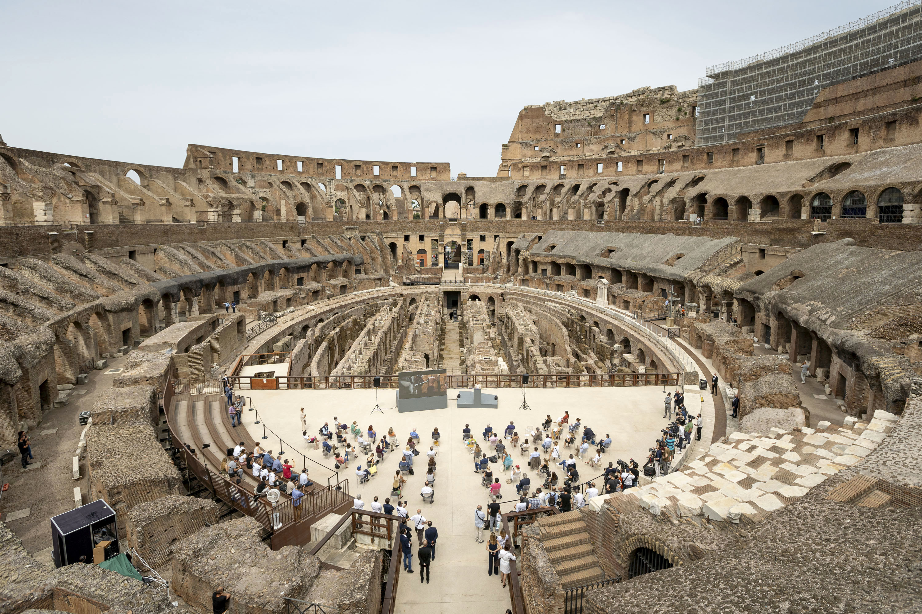 古代ローマの円形格闘技場 コロッセオ 地下施設を修復 産経ニュース