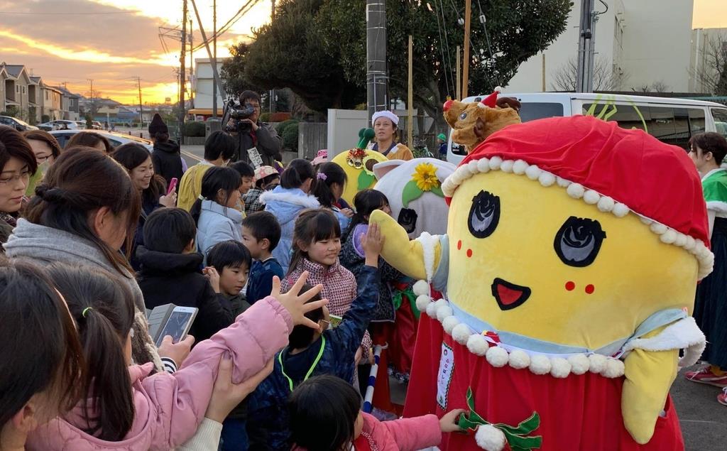 ふなっしーコラム ちばちばふなさんぽ 第１０回 年末恒例のふなサンタ 子供の笑顔が最高のプレゼントなっしー 産経ニュース