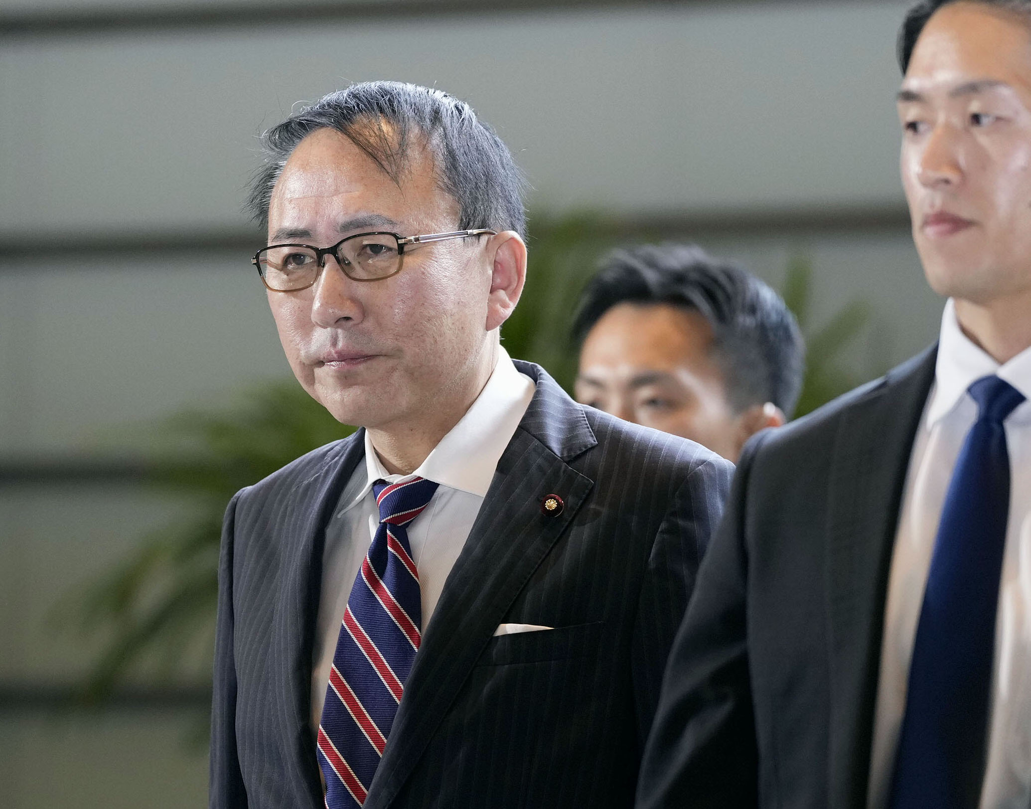 探偵業法　葉梨康弘著 死刑のはんこ」辞任から再入閣 葉梨康弘氏、首相と治安政策を積み上げ
